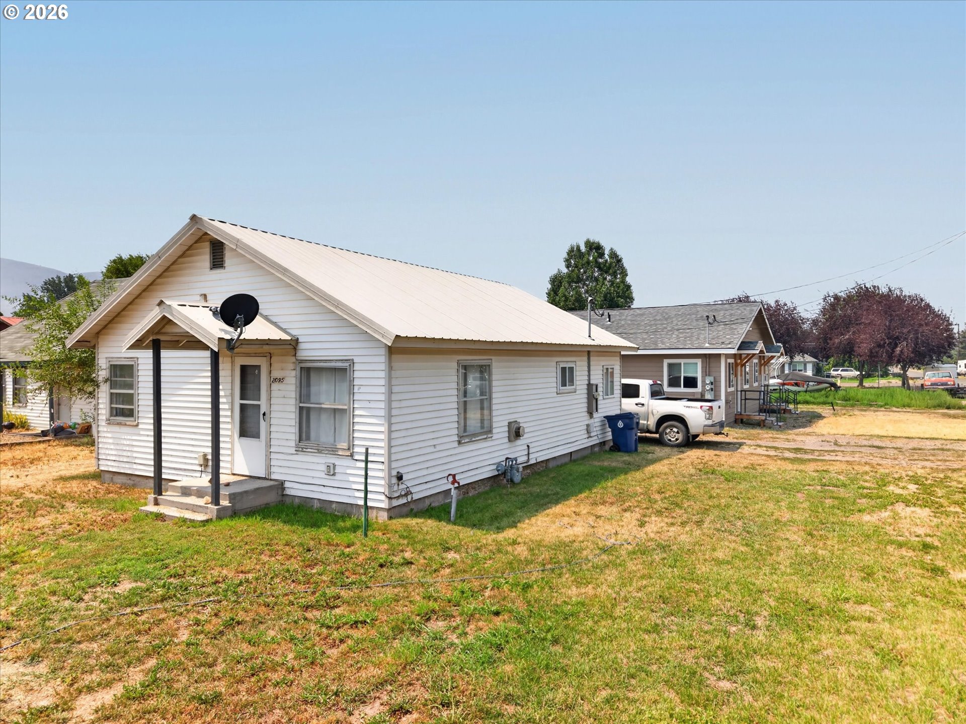 2095 17th St Property Photo 2