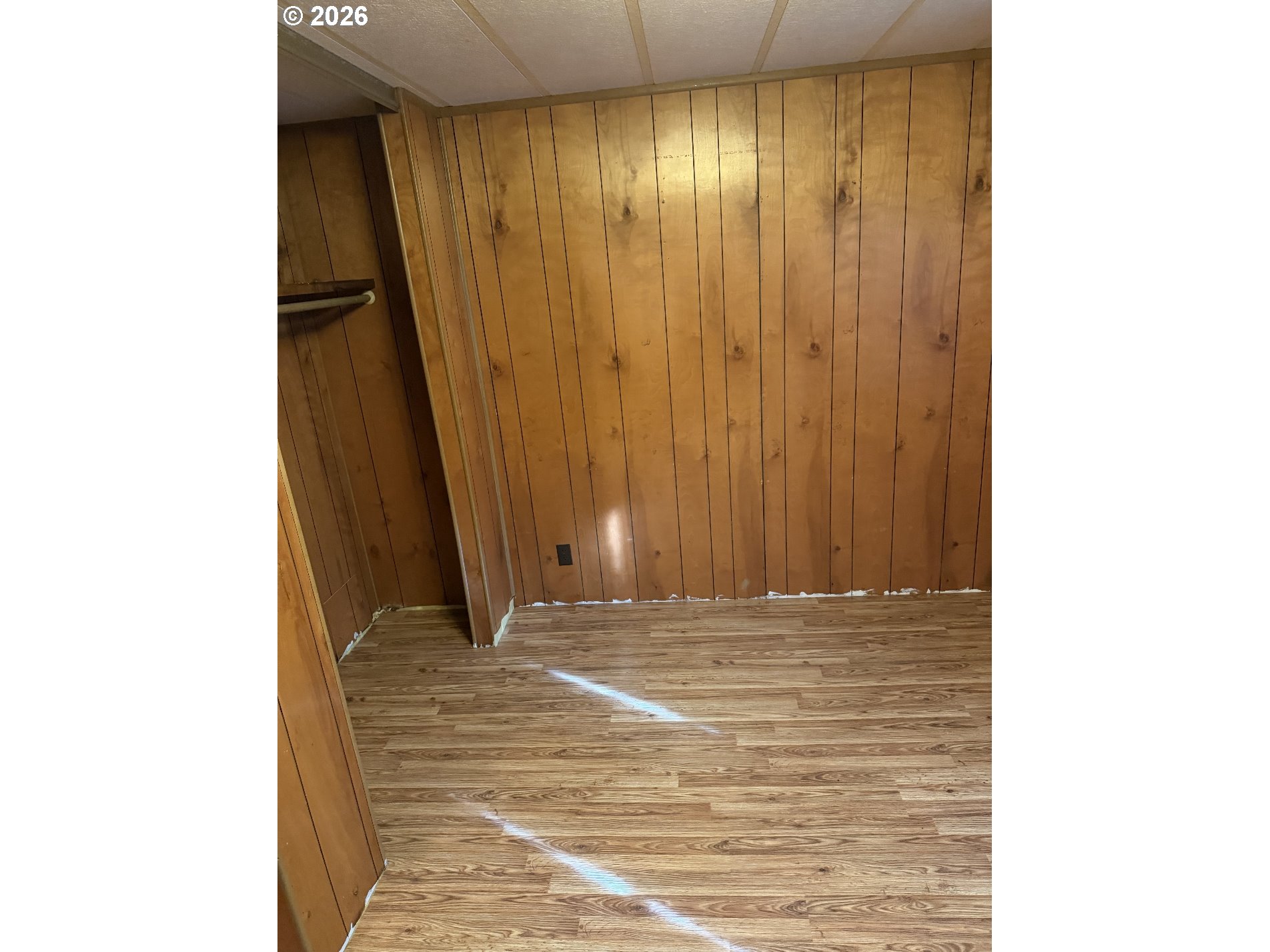 737 N 15th Ave Property Photo 5