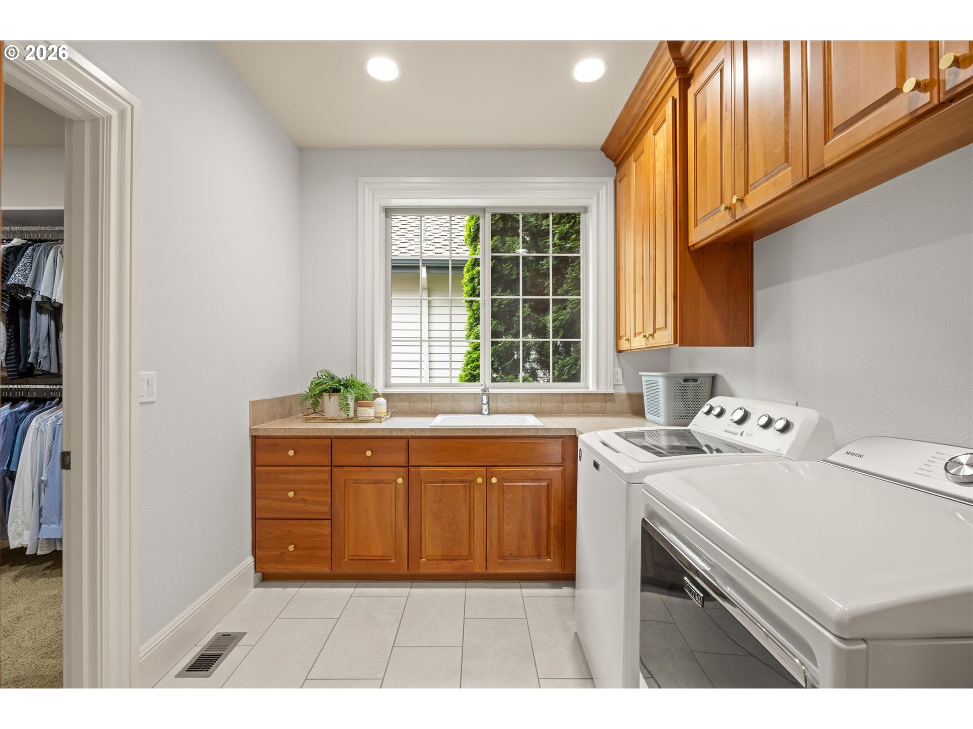 3921 Northhampton Ct Property Photo 24