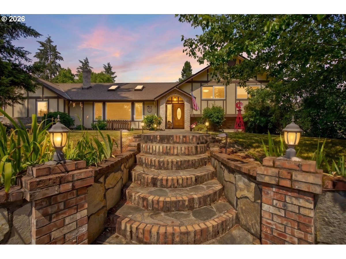 417 BLUE JAY AVE