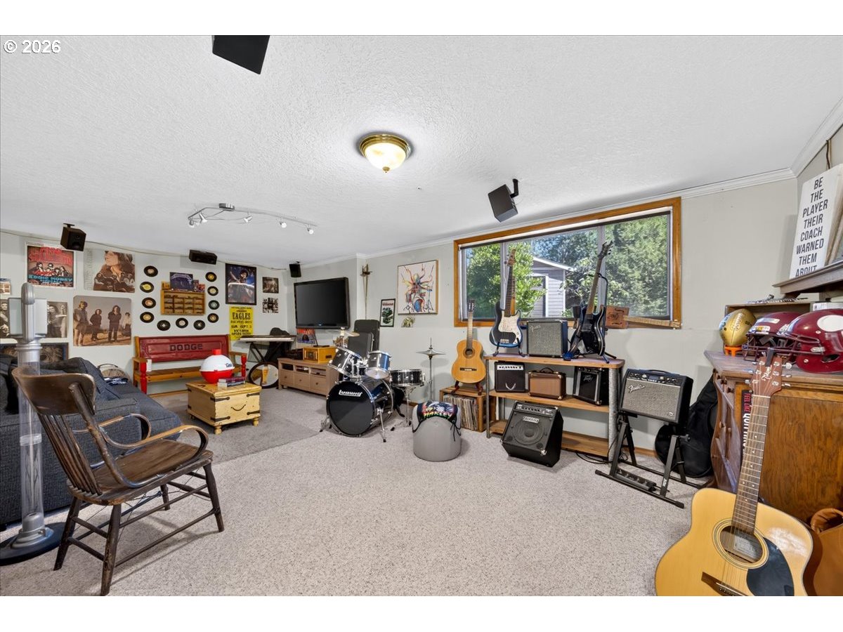 417 Blue Jay Ave Property Photo 34