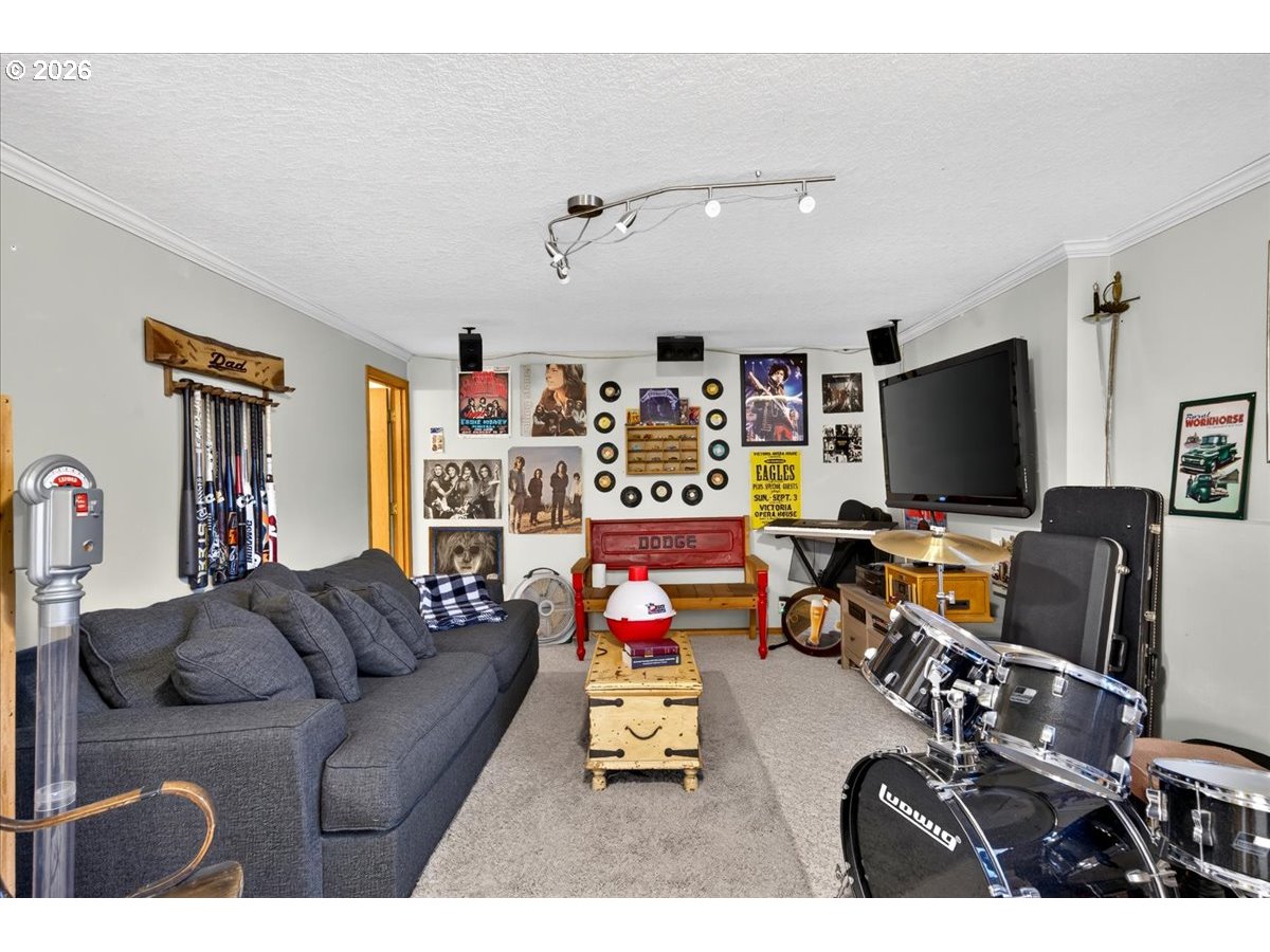 417 Blue Jay Ave Property Photo 35
