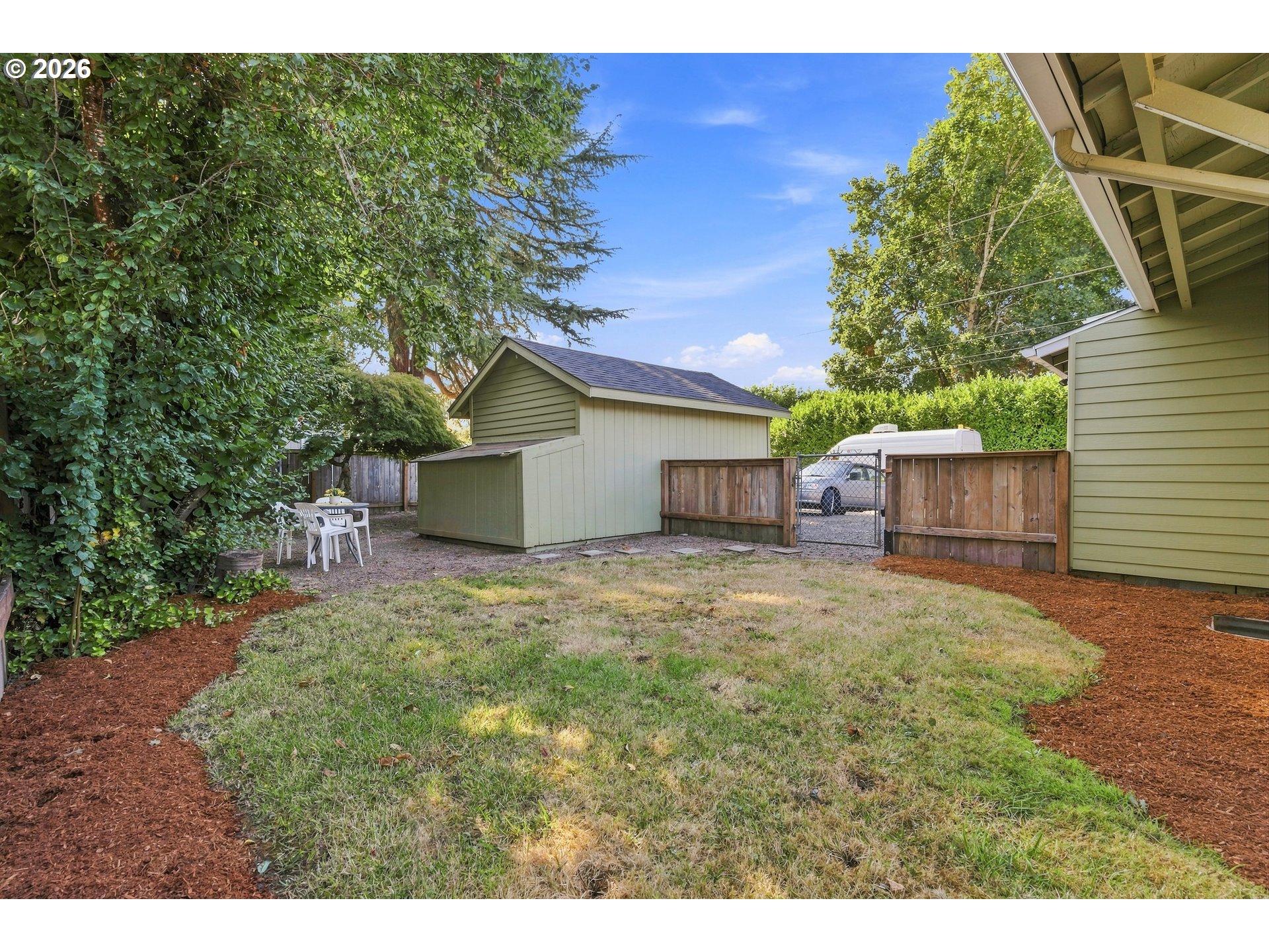 370 24th St Property Photo 16