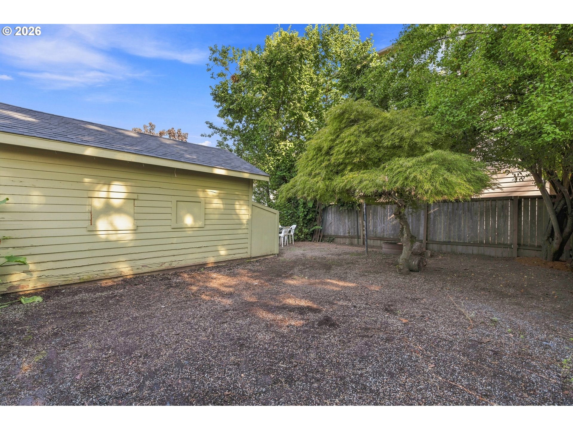 370 24th St Property Photo 19