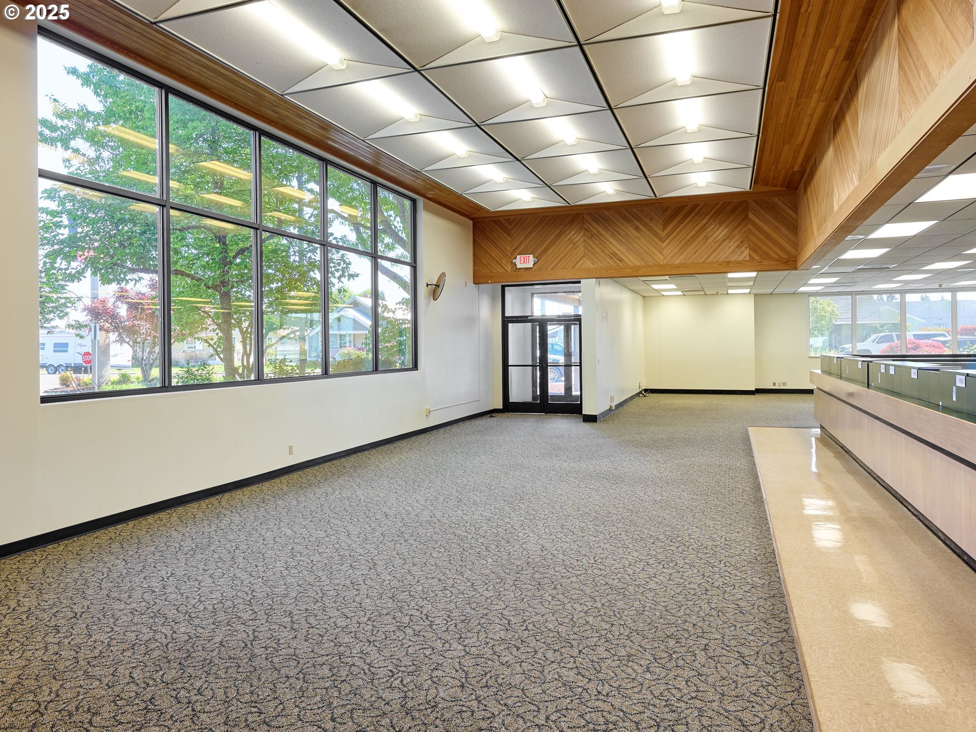 200 Center Ave Property Photo 12