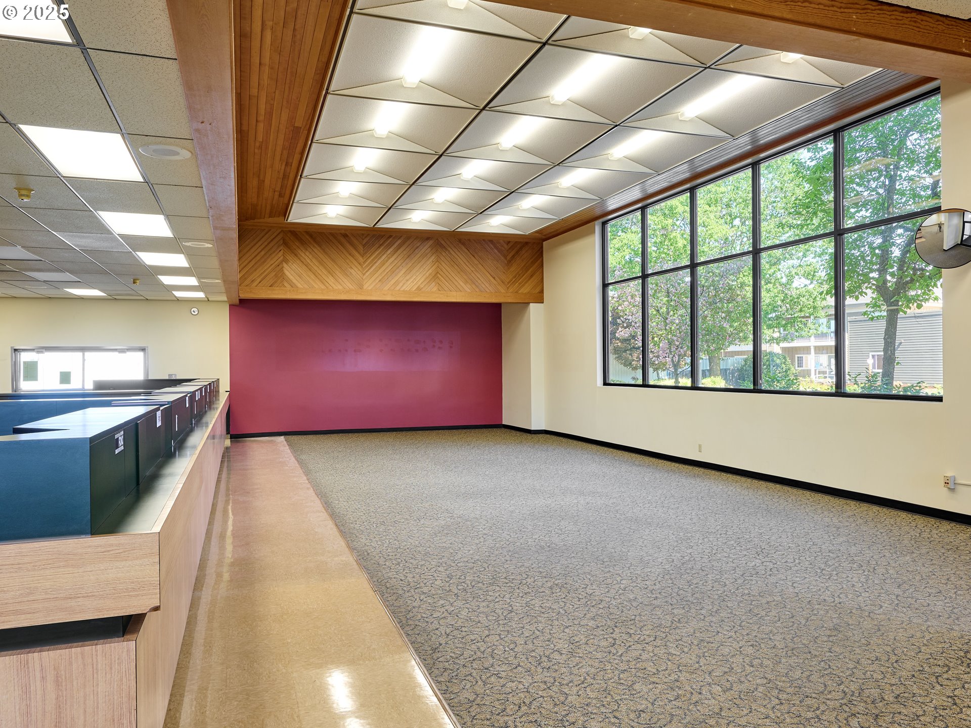 200 Center Ave Property Photo 13
