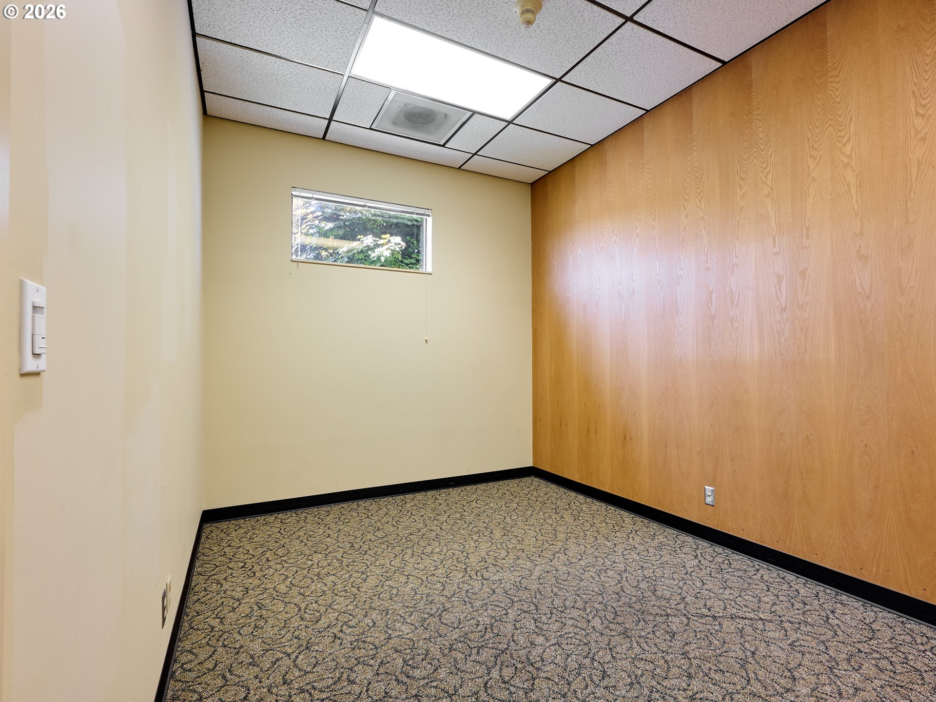 200 Center Ave Property Photo 27