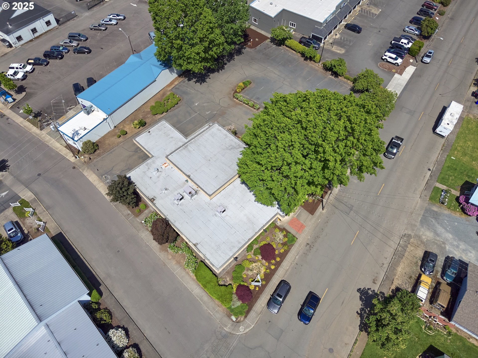 200 Center Ave Property Photo 46