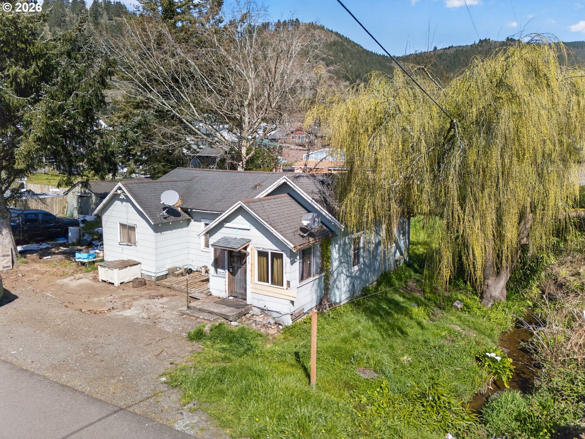 402 Acacia Ave Property Photo 2