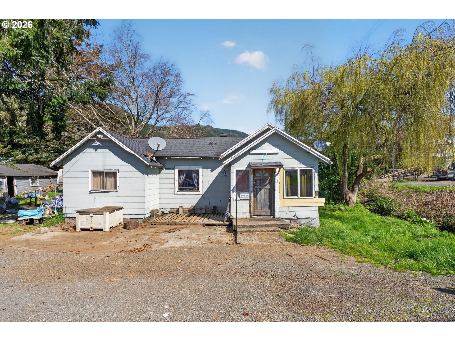 402 Acacia Ave Property Photo 3
