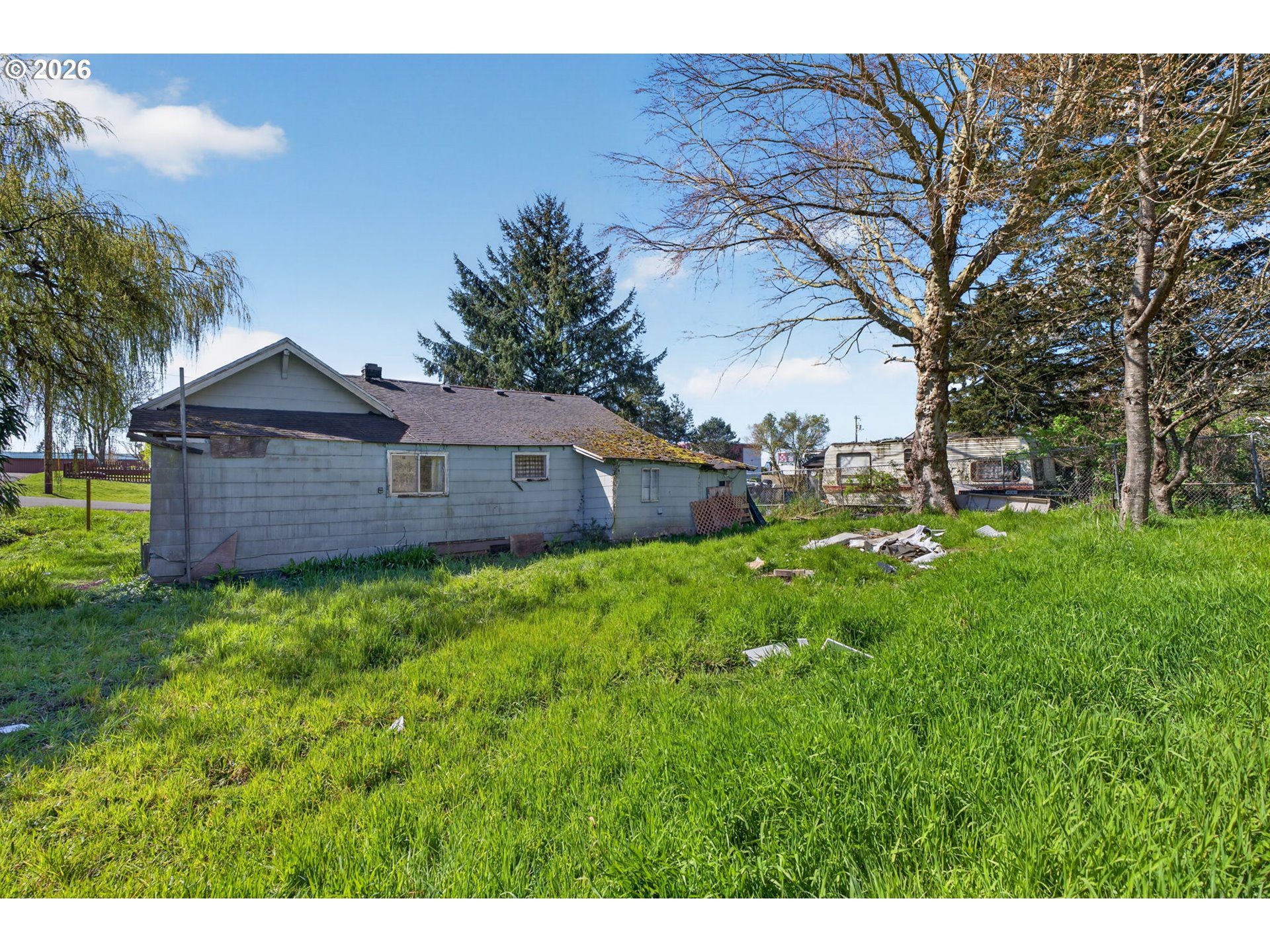 402 Acacia Ave Property Photo 5