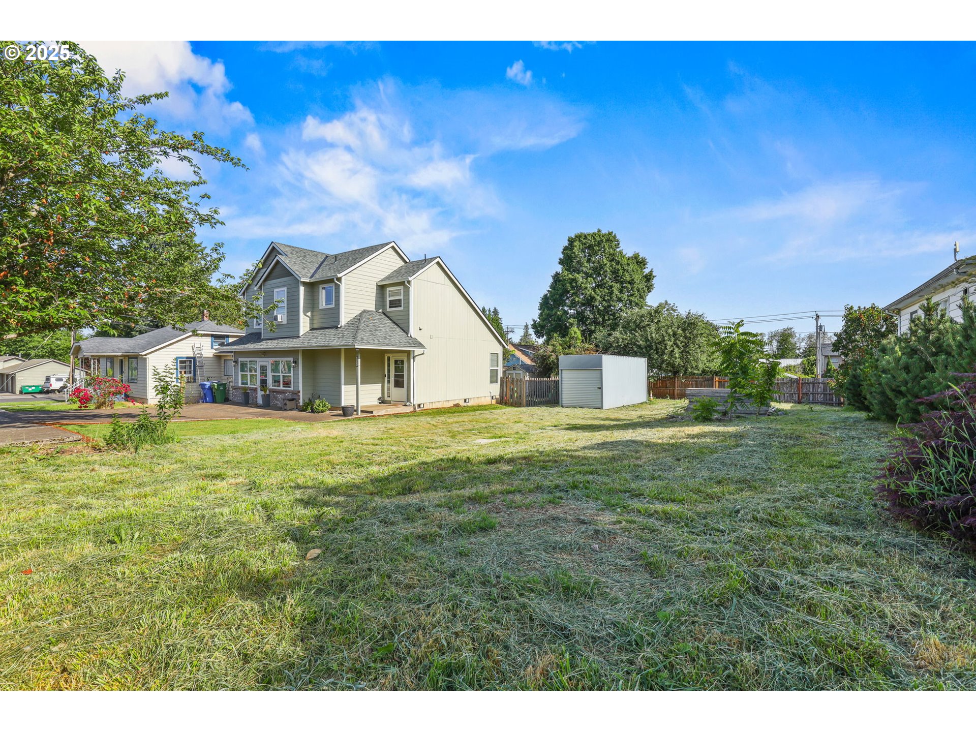 38565 Pleasant St Property Photo 3