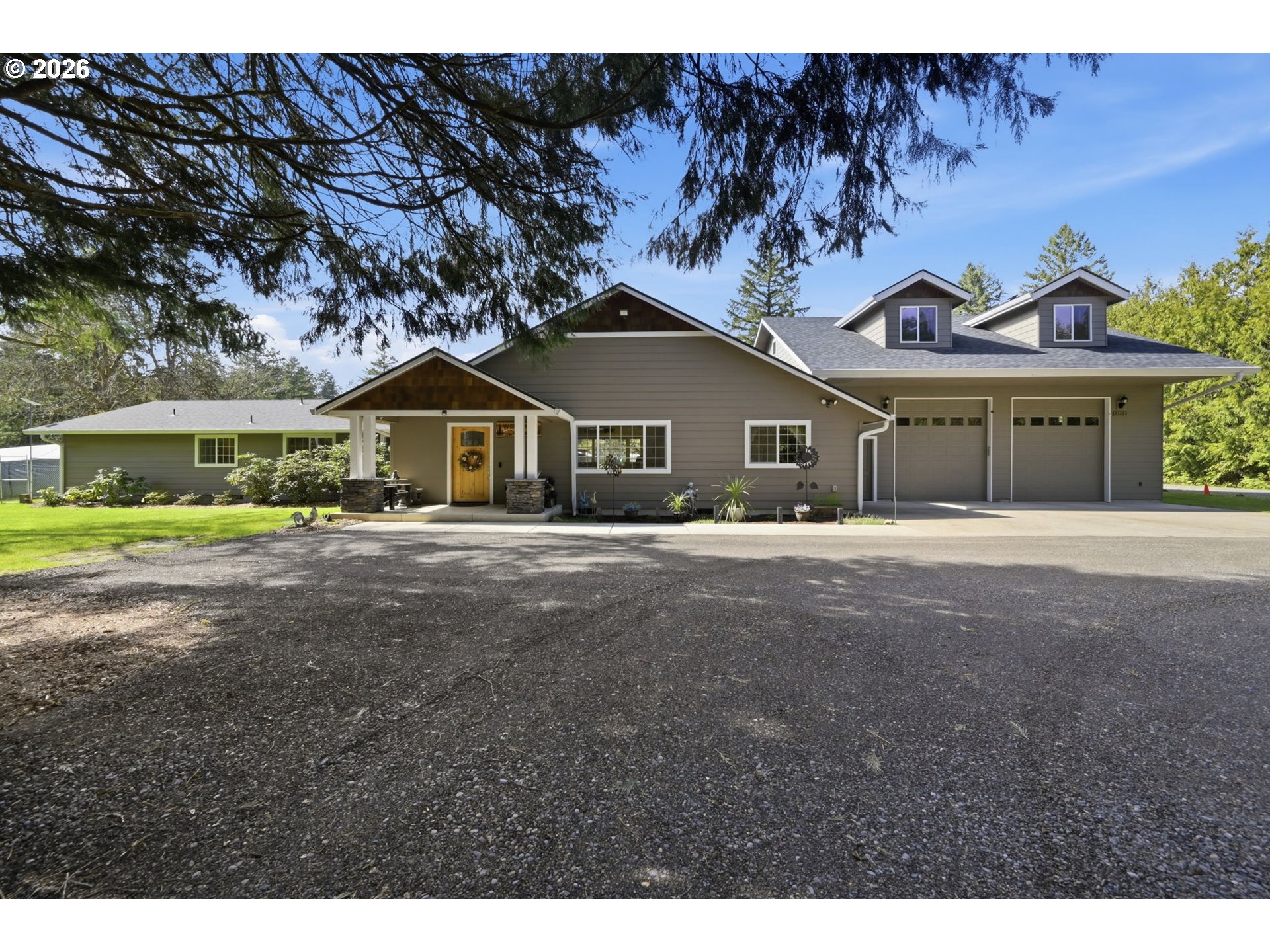 93684 Marcola Rd Property Photo 1