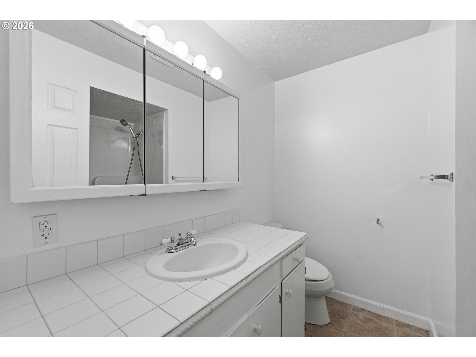 1390 Astor Way Property Photo 19
