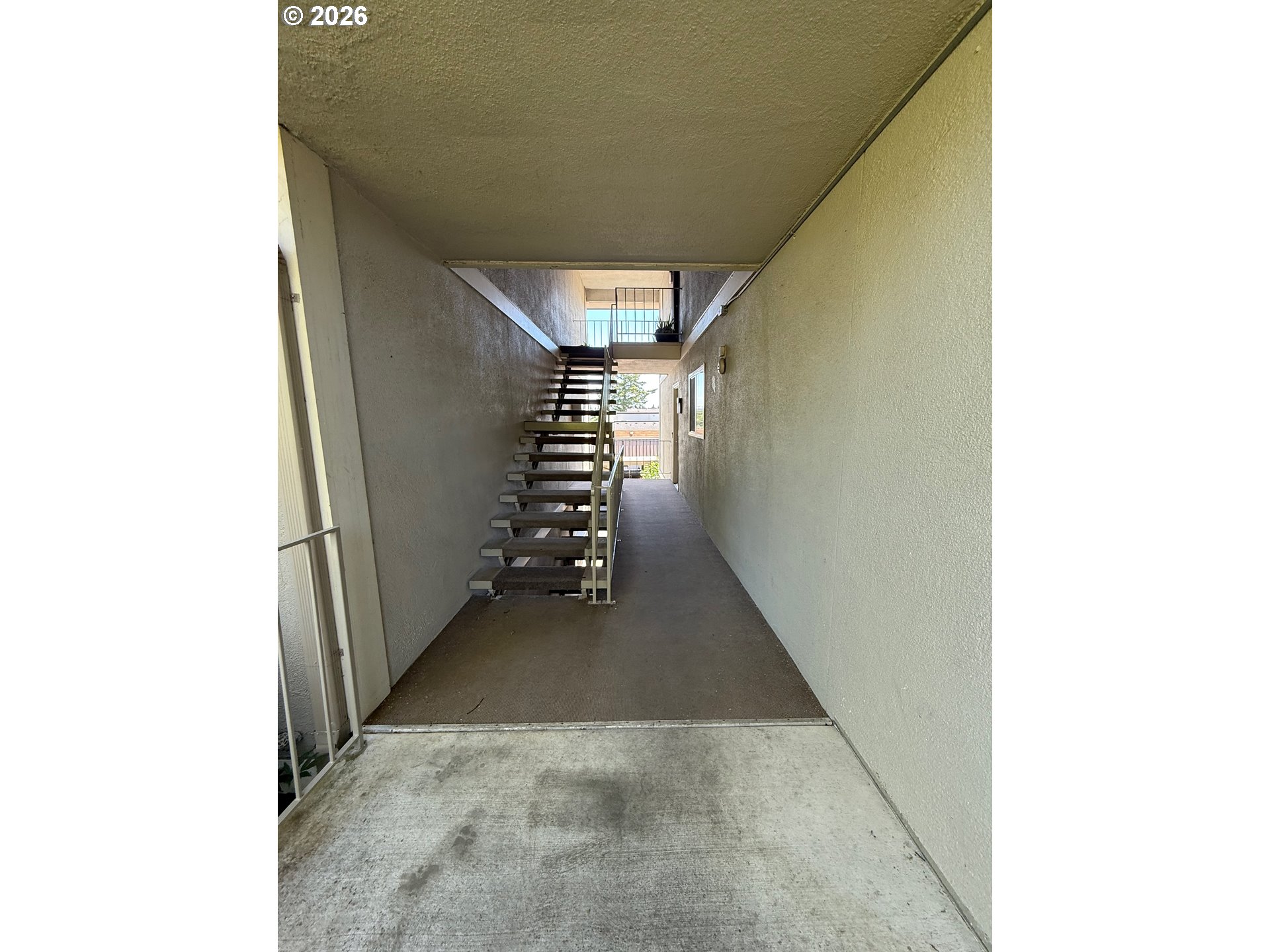 750 1st St Property Photo 2