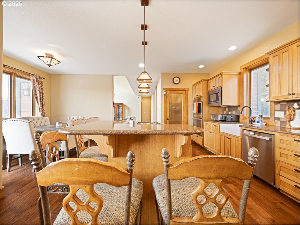 4728 Coopers Hawk Rd Property Photo 5