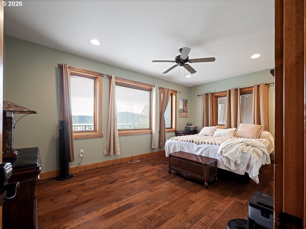 4728 Coopers Hawk Rd Property Photo 12