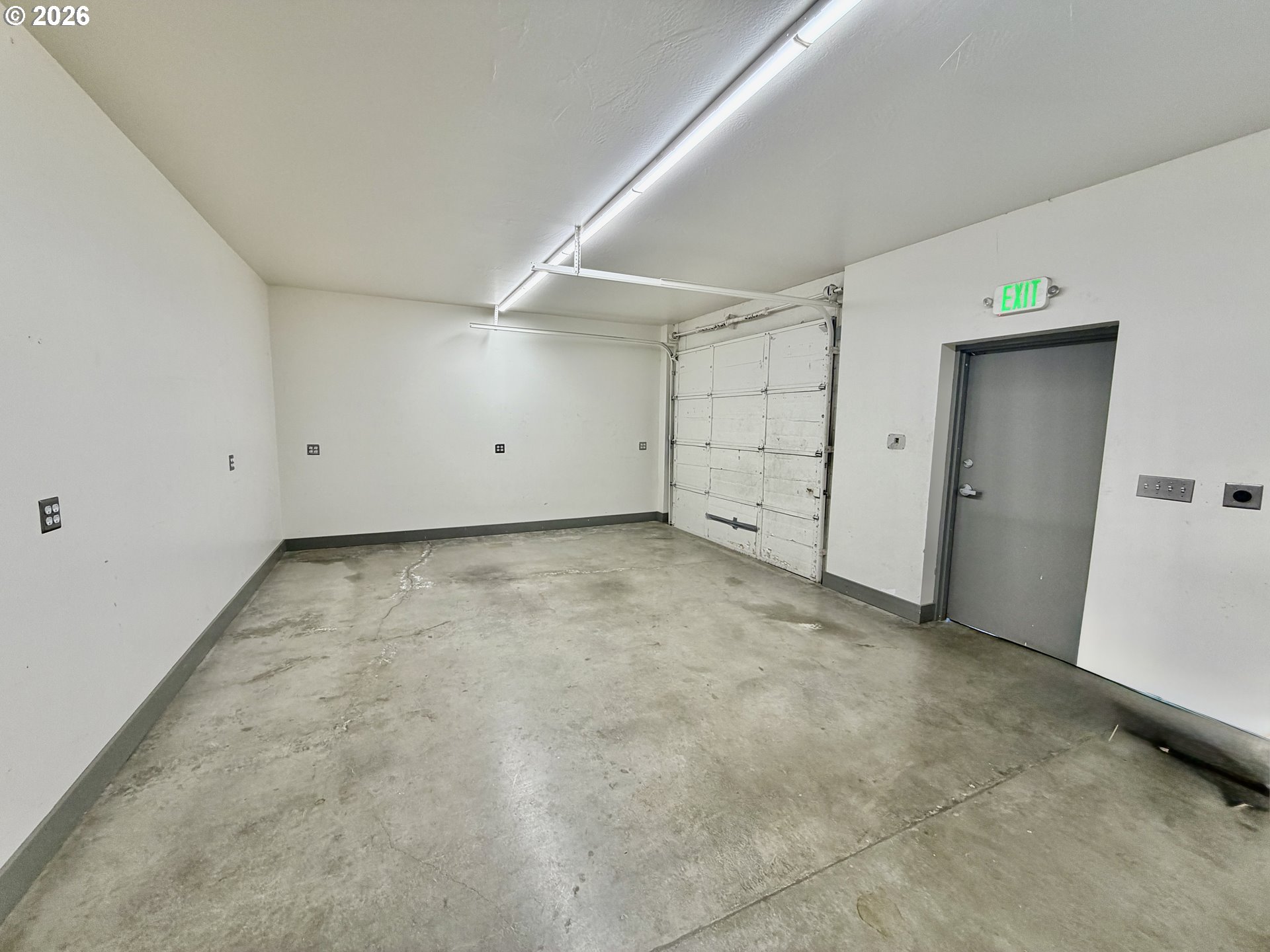 644 Railroad St Property Photo 15