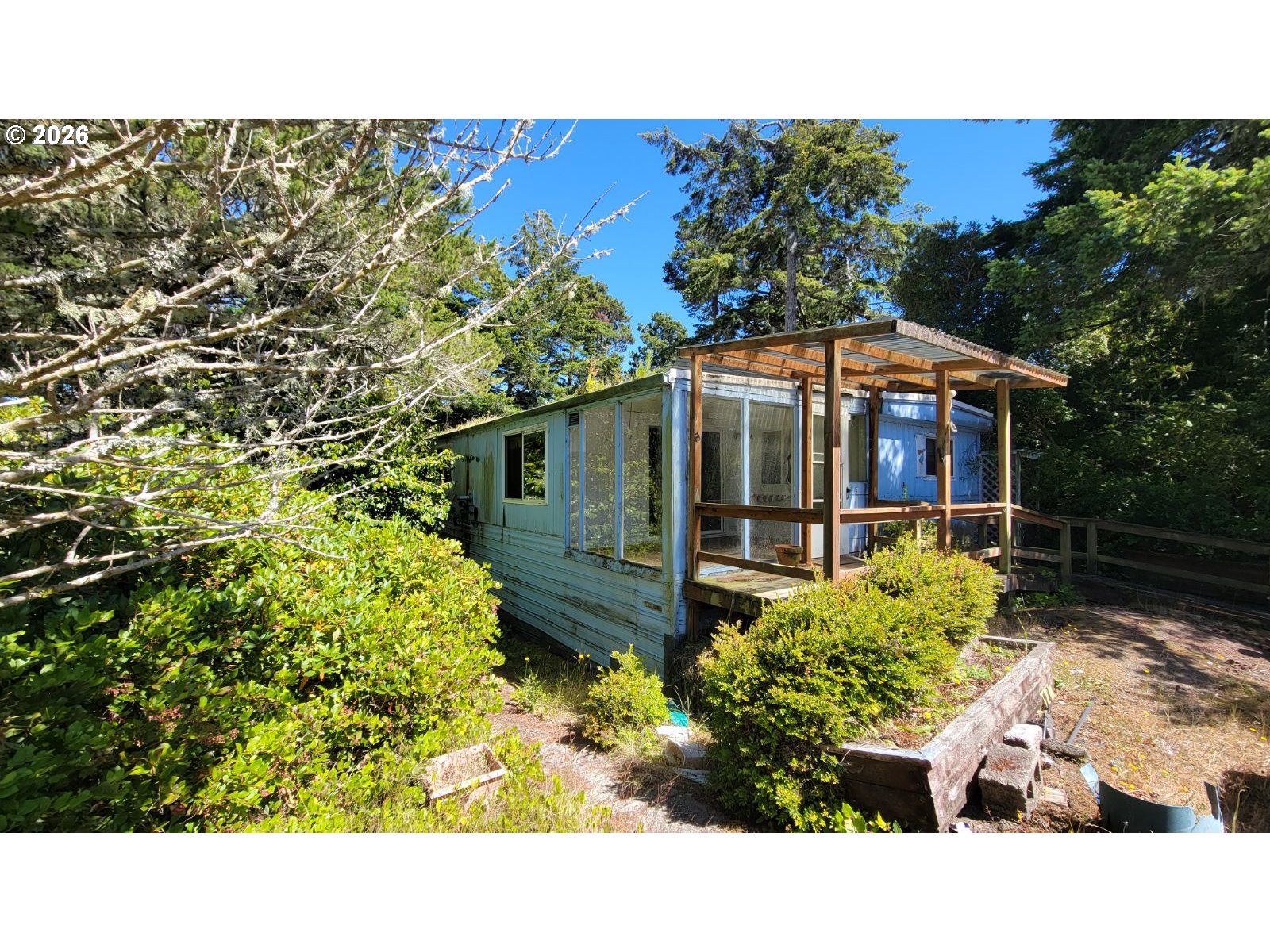 1600 Rhododendron Dr 24 Property Photo 2