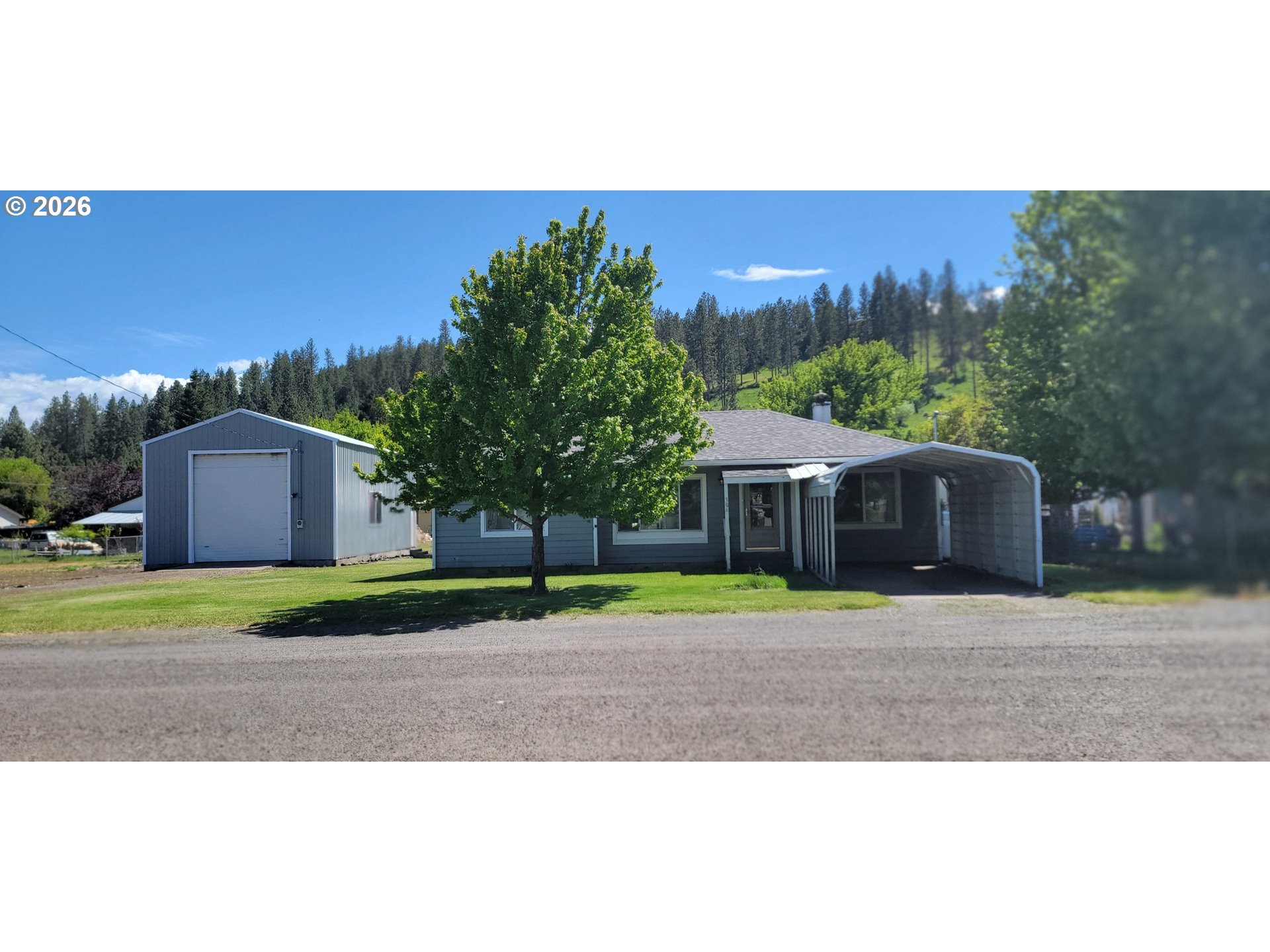 306 DONALD ST Property Photo 1