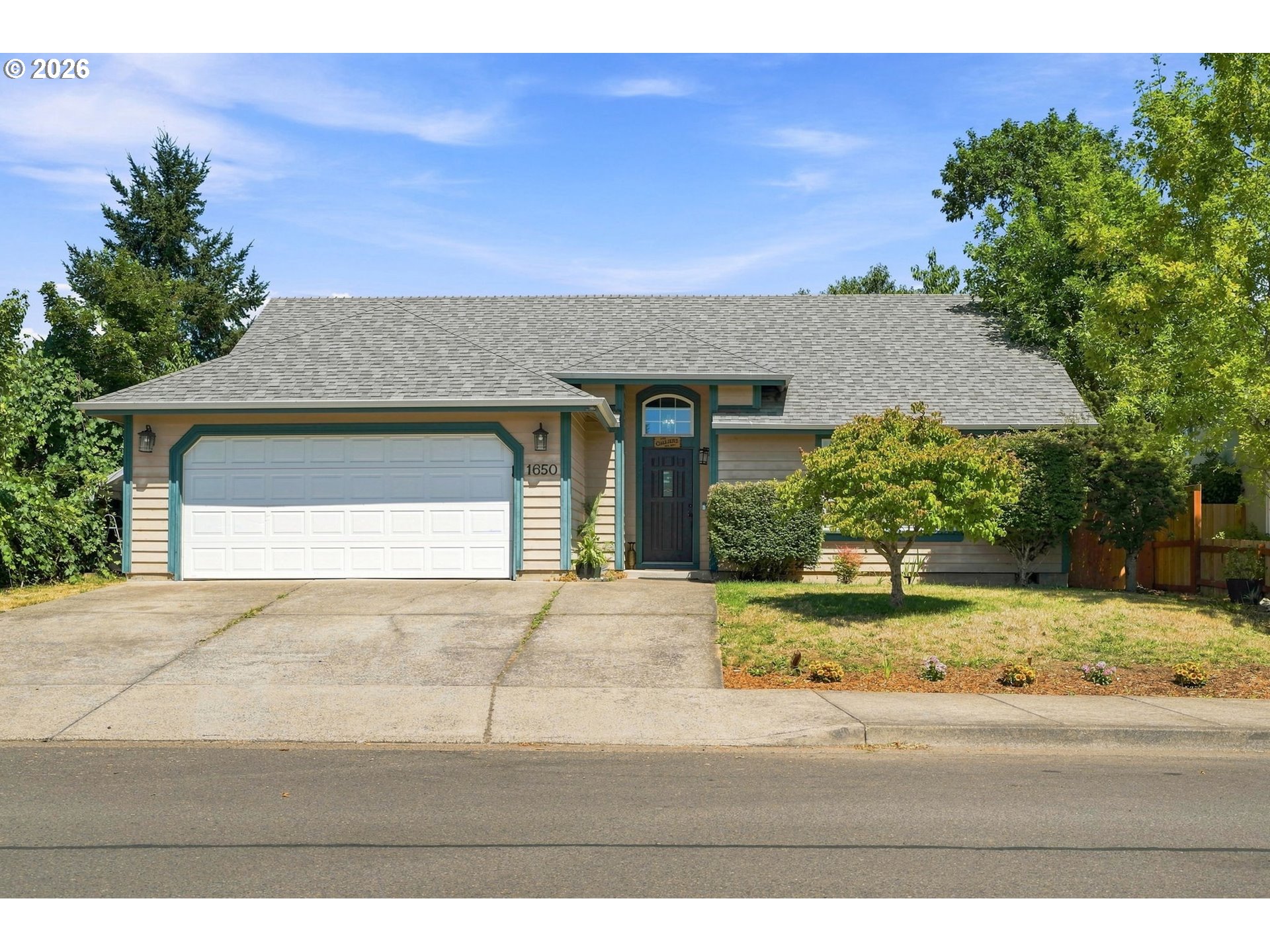 1650 Daugherty Ave Property Photo 2