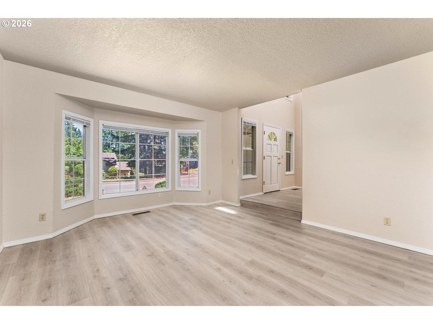 22491 Clark St Property Photo 4