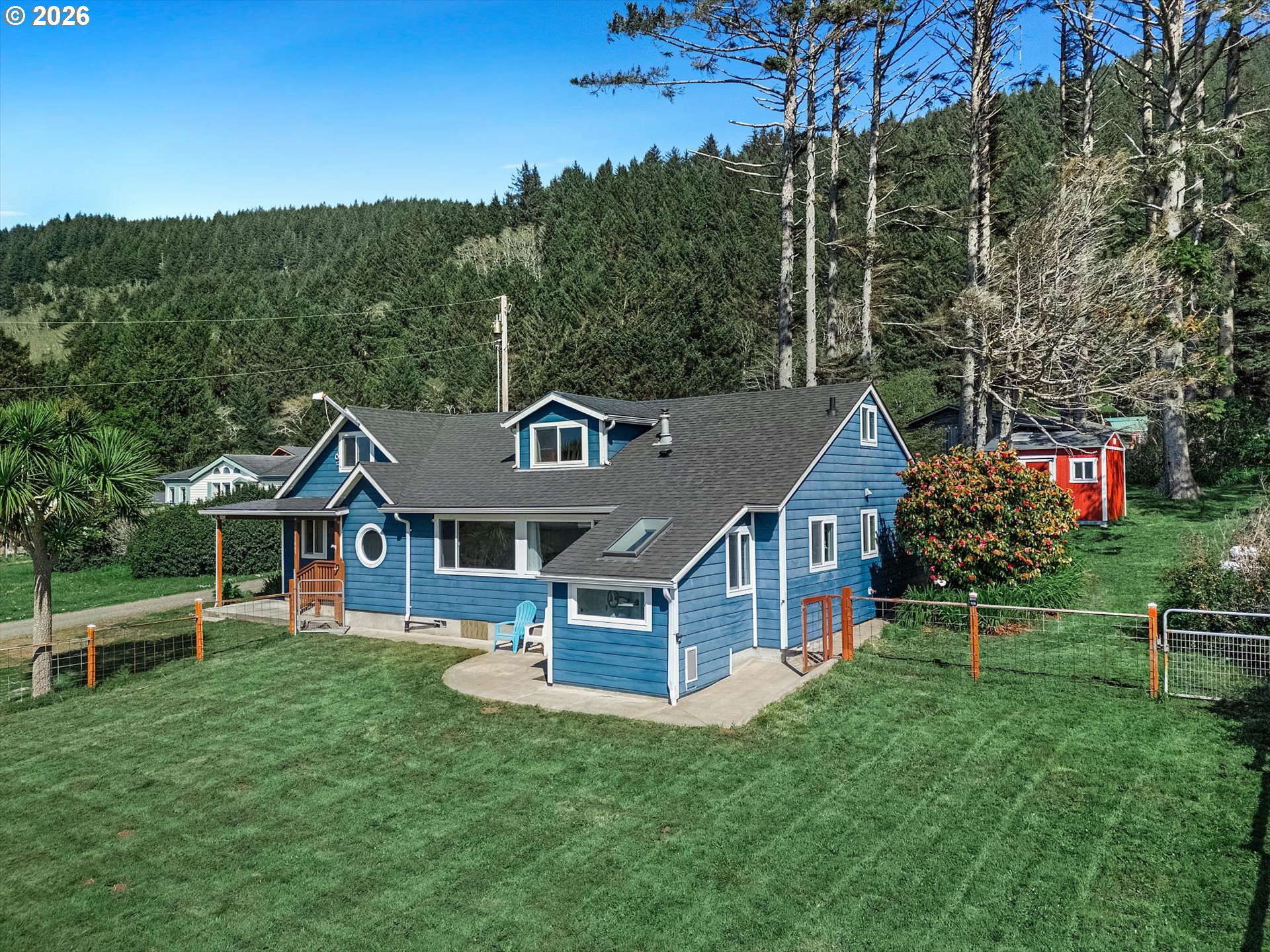 95469 Highway 101 S Property Photo 5