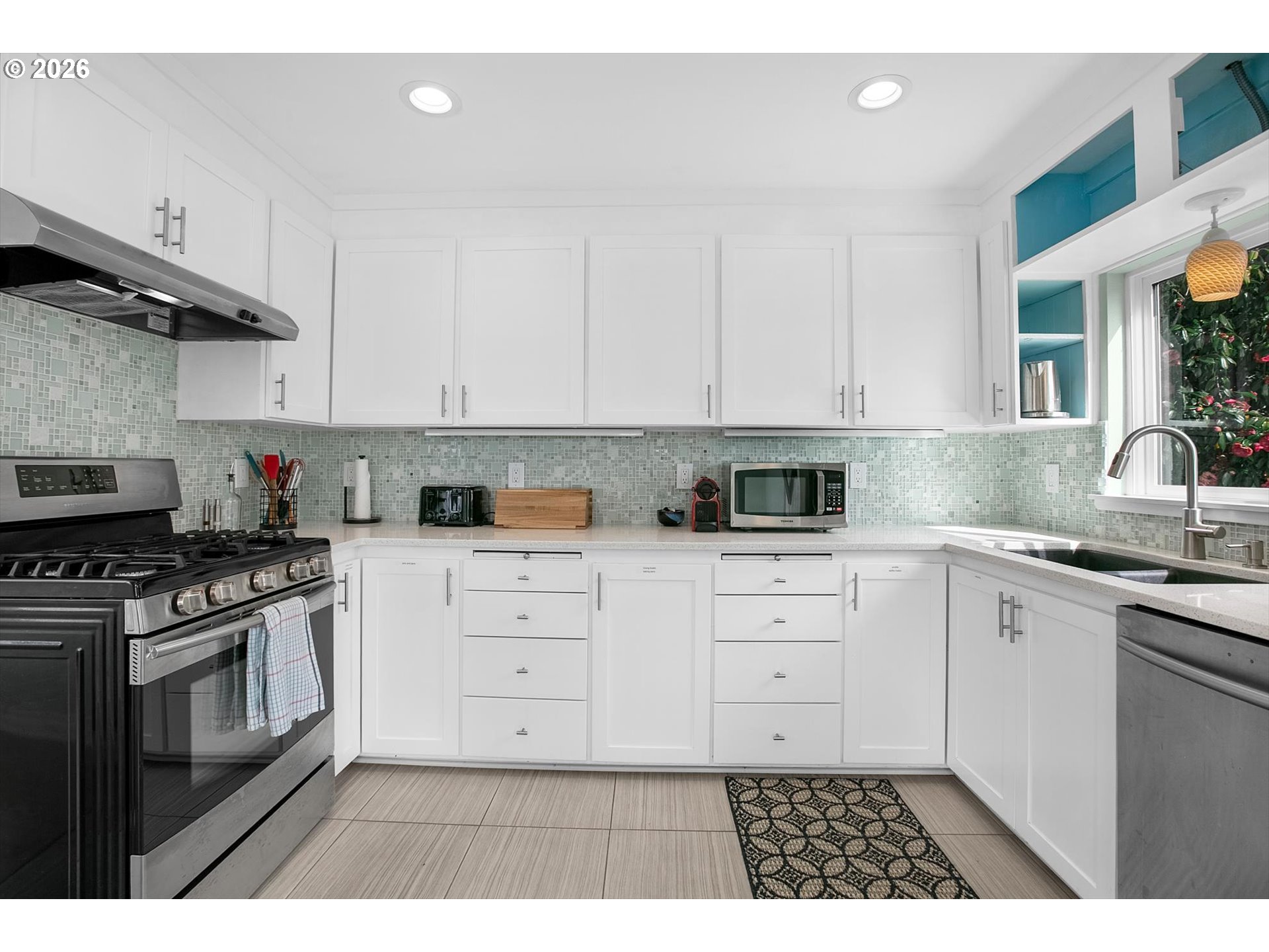 95469 Highway 101 S Property Photo 15