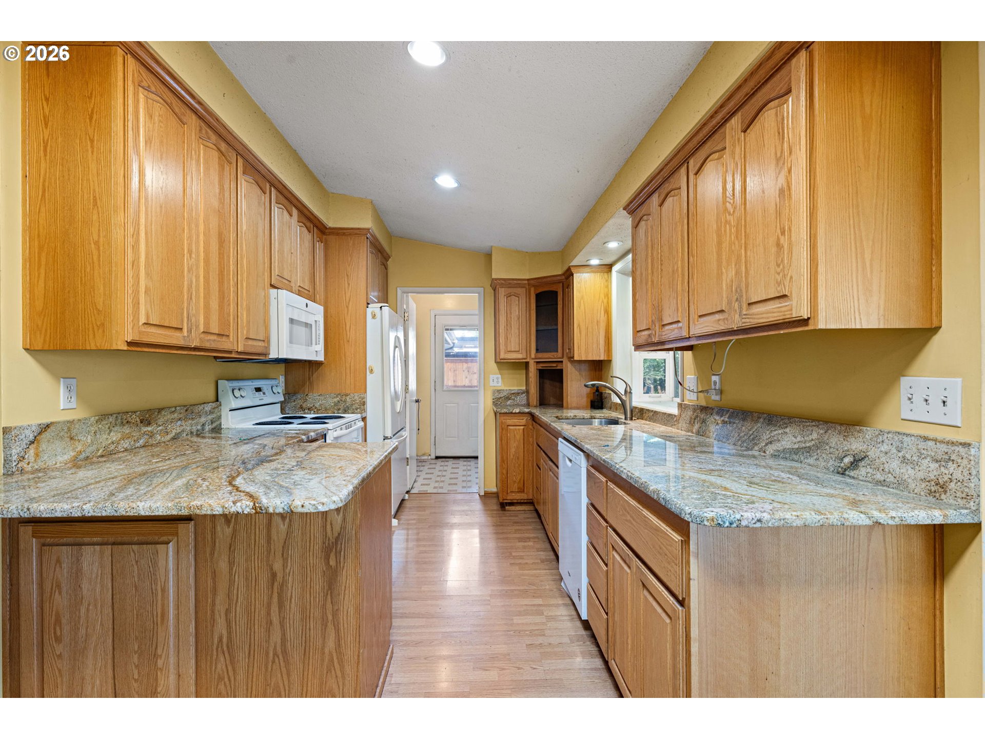 512 Cardinal Way Property Photo 6