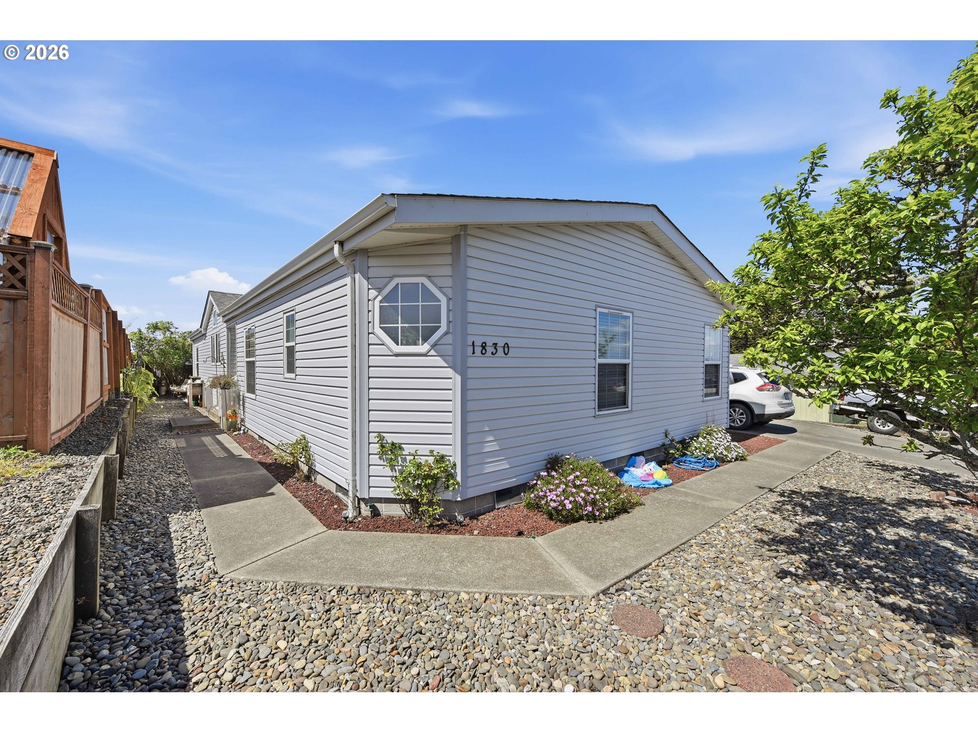 1830 Arthur St Property Photo 3