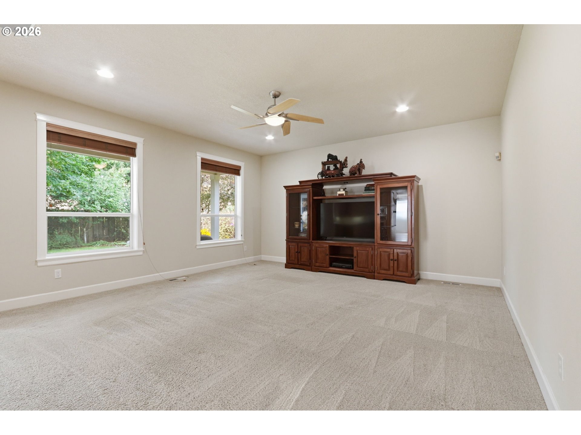 516 Se 200th Pl Property Photo 16