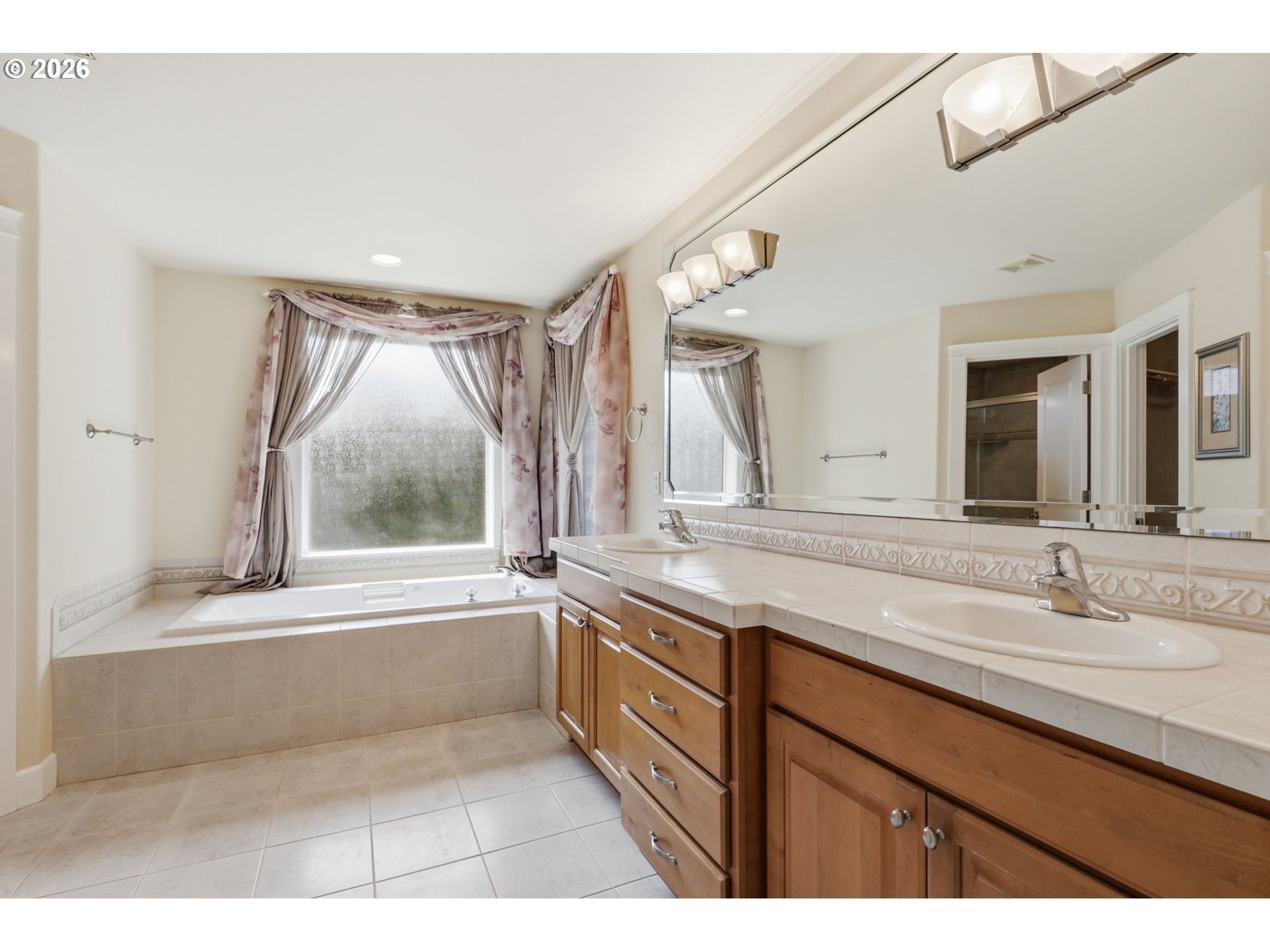 516 Se 200th Pl Property Photo 20