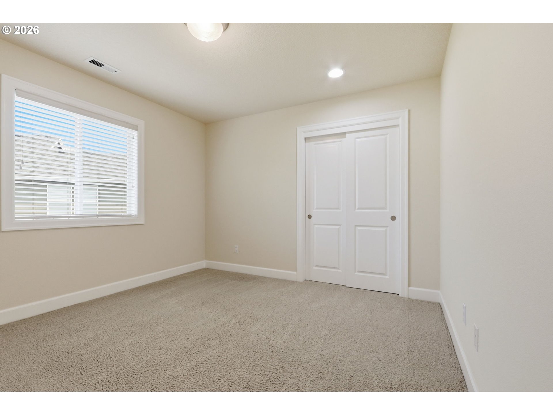 516 Se 200th Pl Property Photo 26