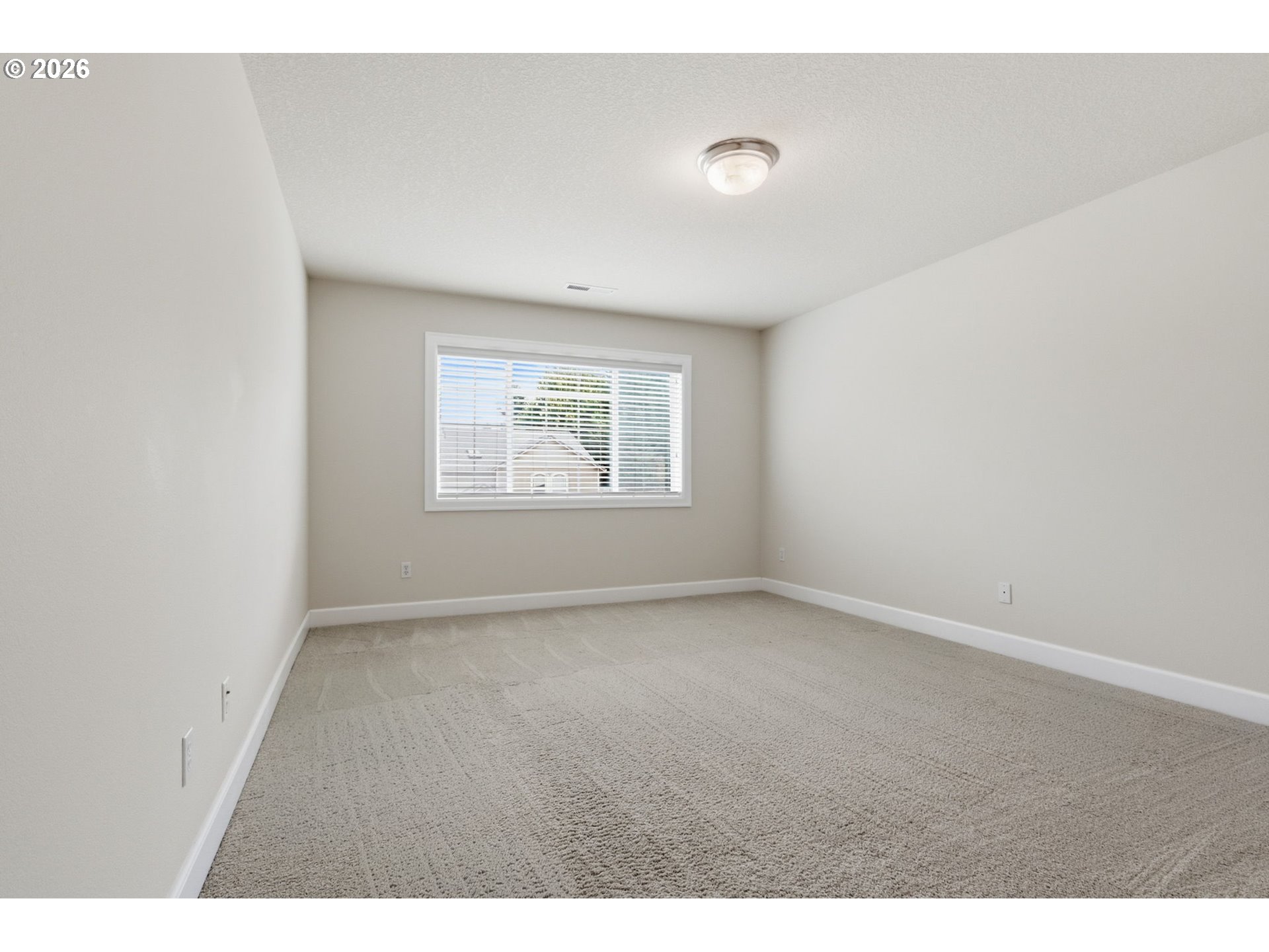 516 Se 200th Pl Property Photo 28