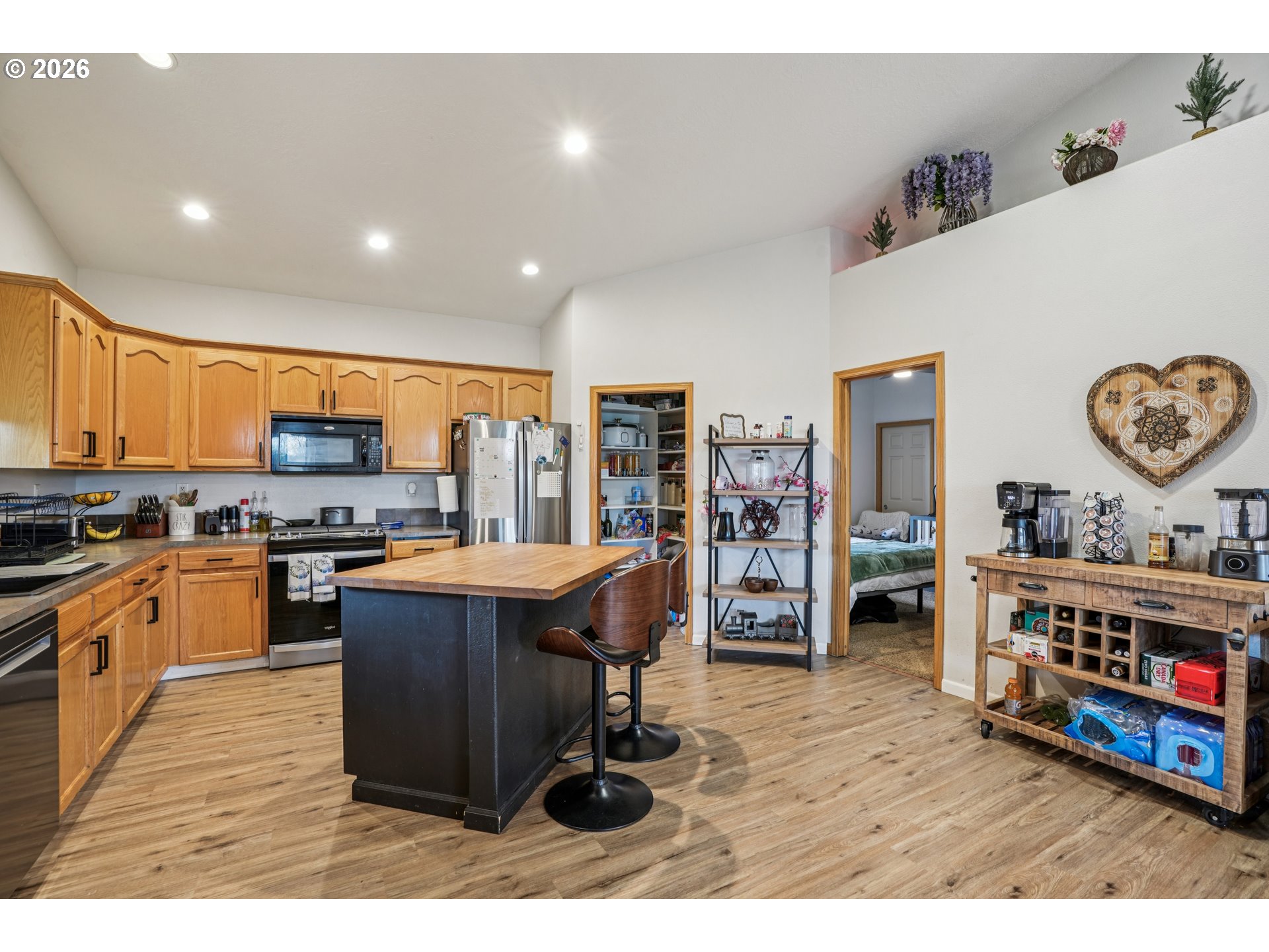 1590 Sw Hill St Property Photo 10