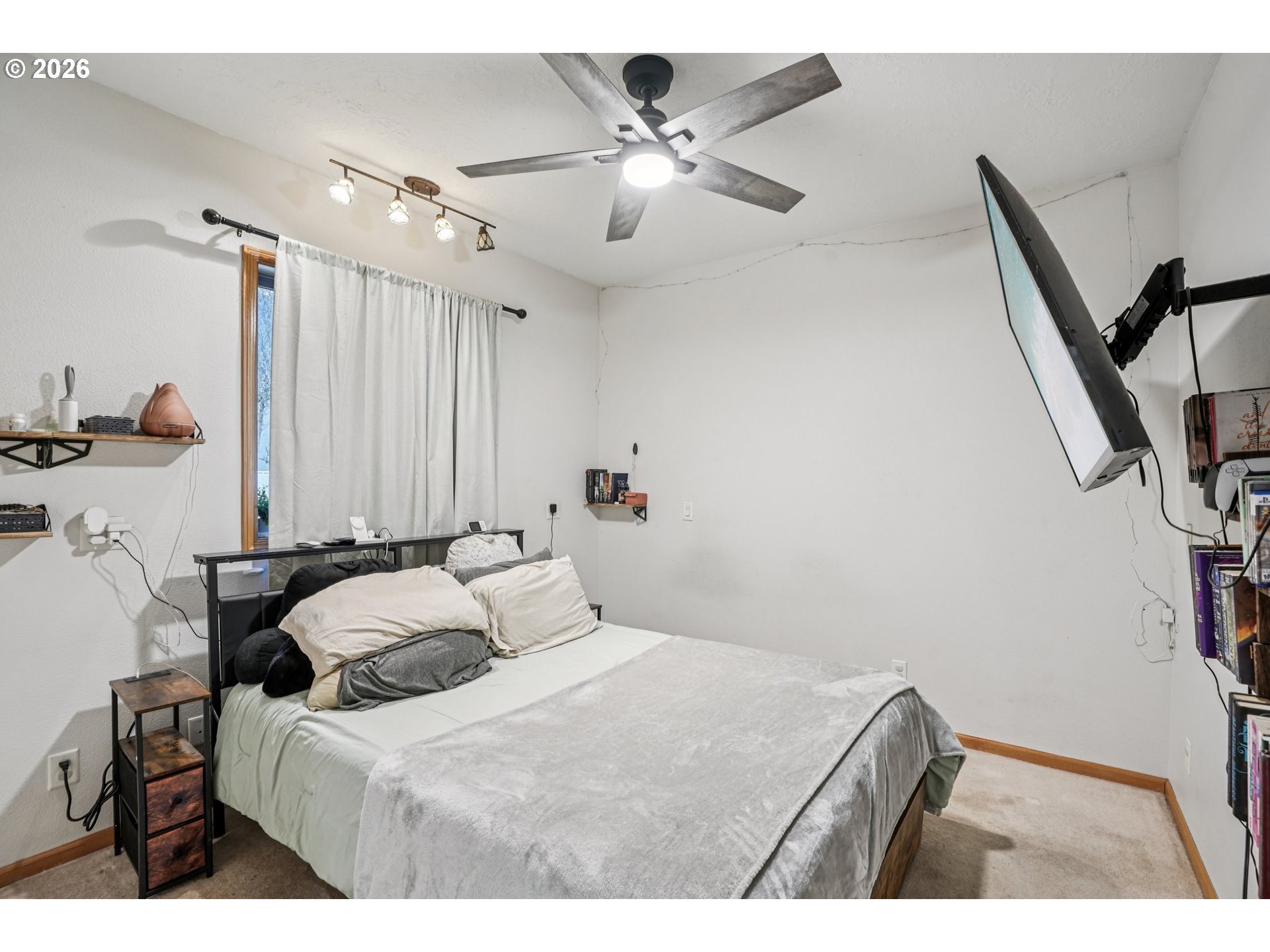 1590 Sw Hill St Property Photo 15