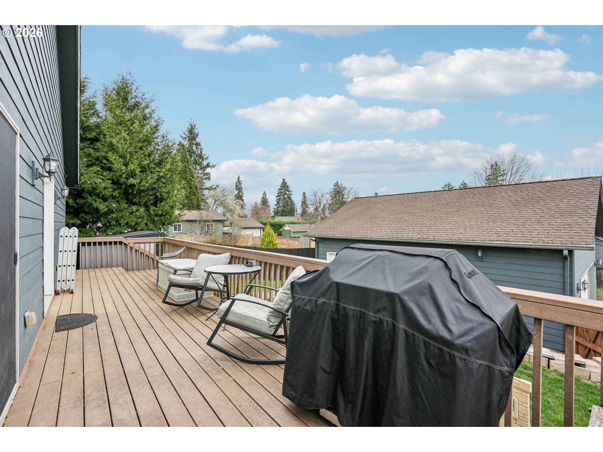 1590 Sw Hill St Property Photo 25