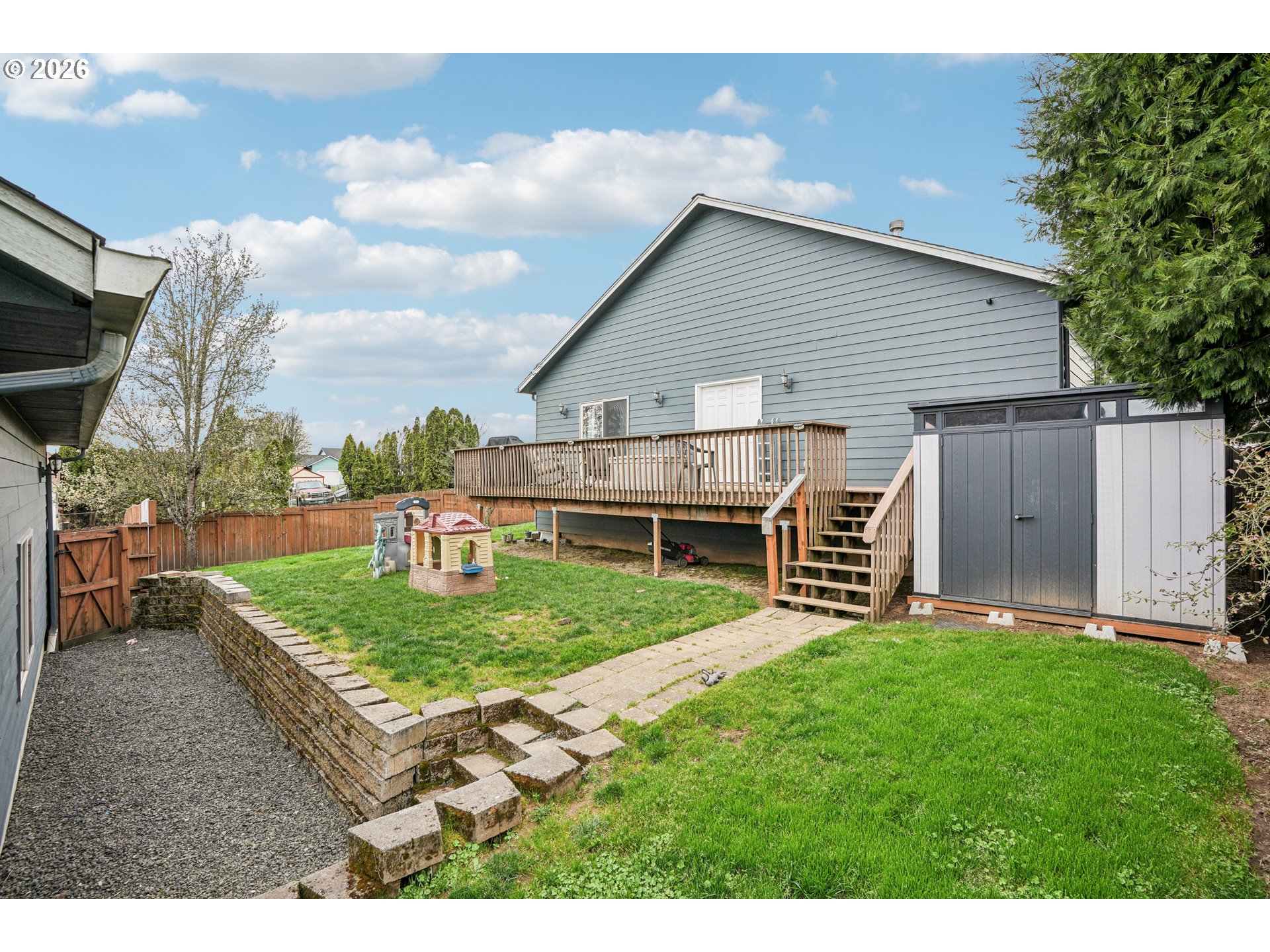 1590 Sw Hill St Property Photo 27