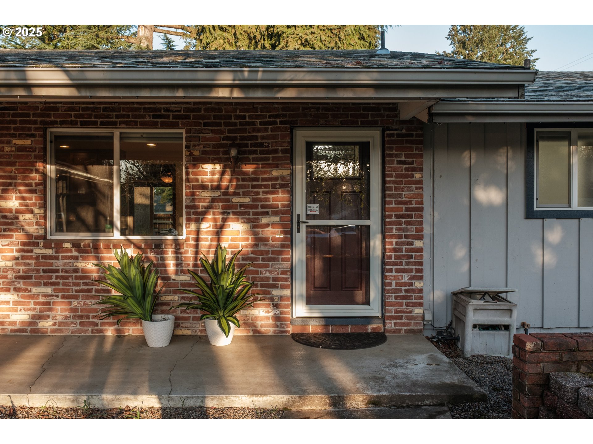 1141 Ne Springwood Dr Property Photo 4