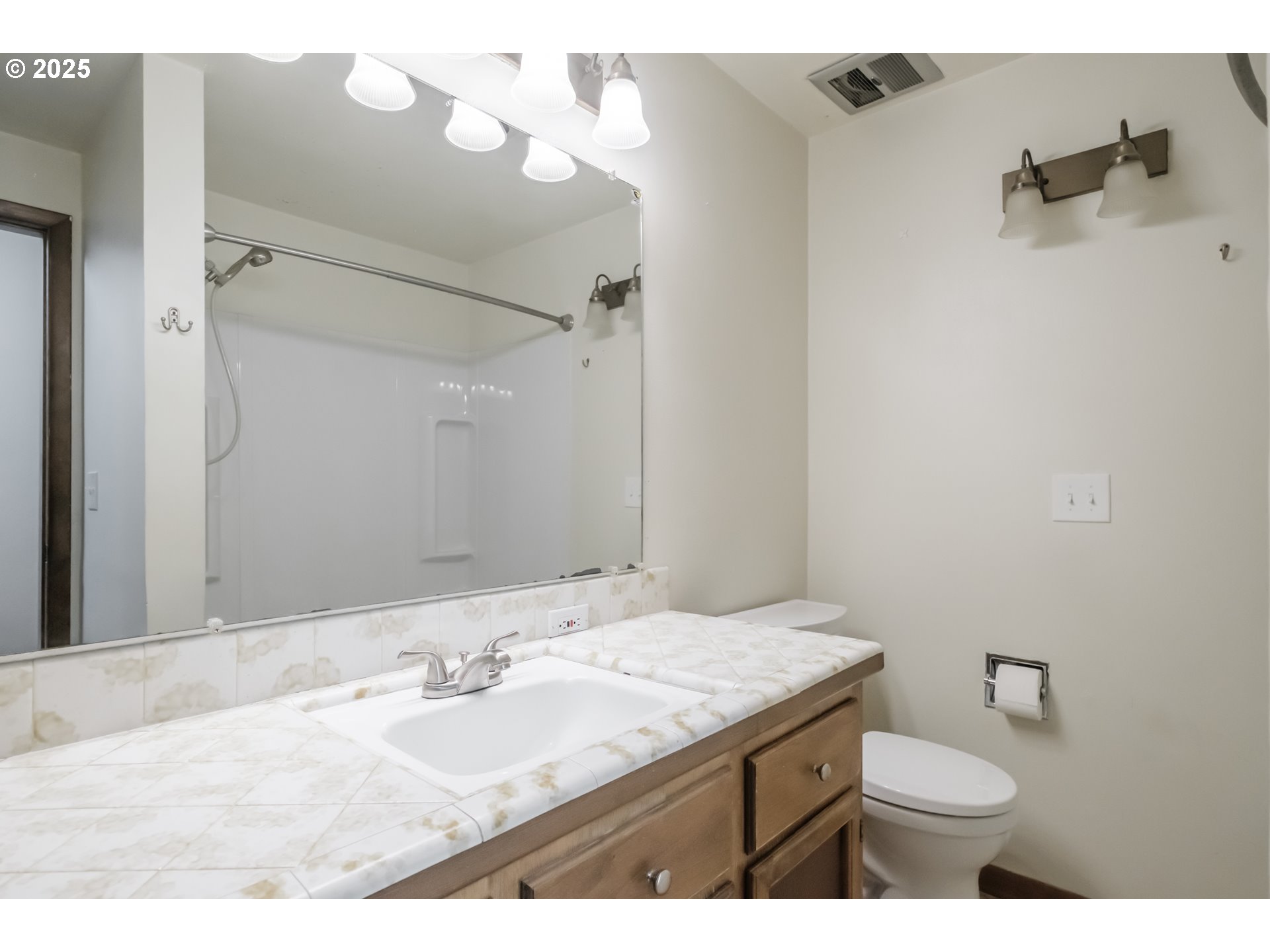 1141 Ne Springwood Dr Property Photo 19