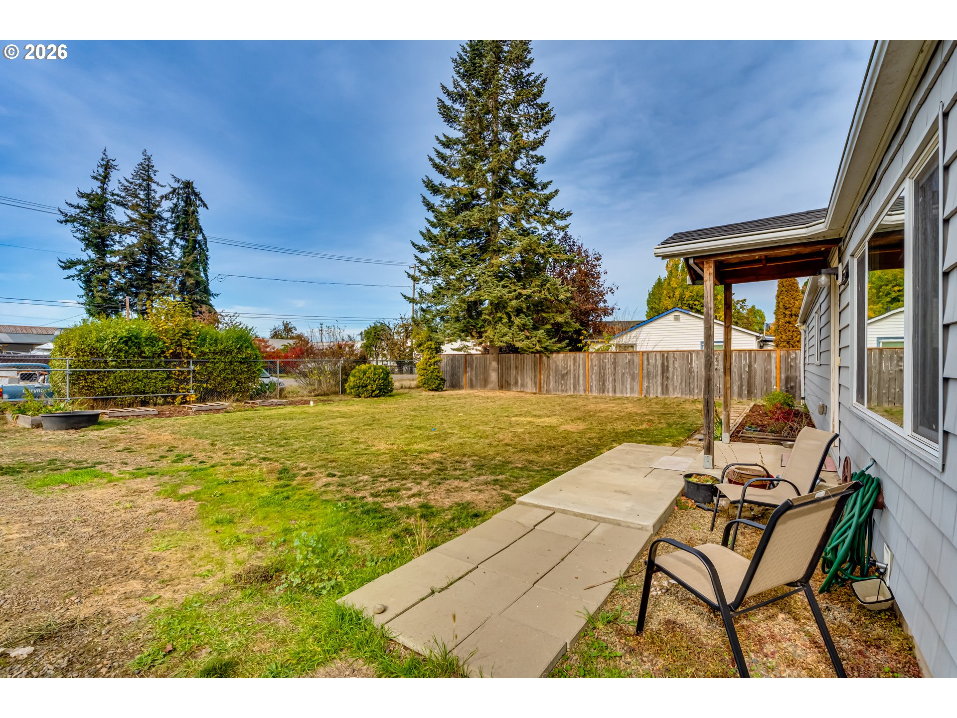 1253 30th St Property Photo 3