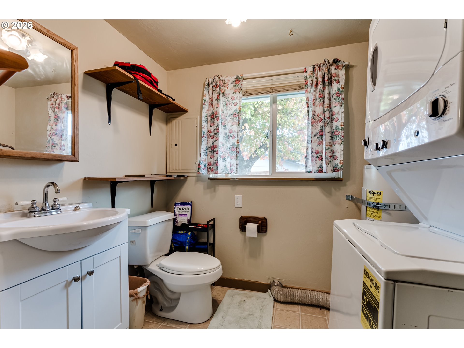 1253 30th St Property Photo 16