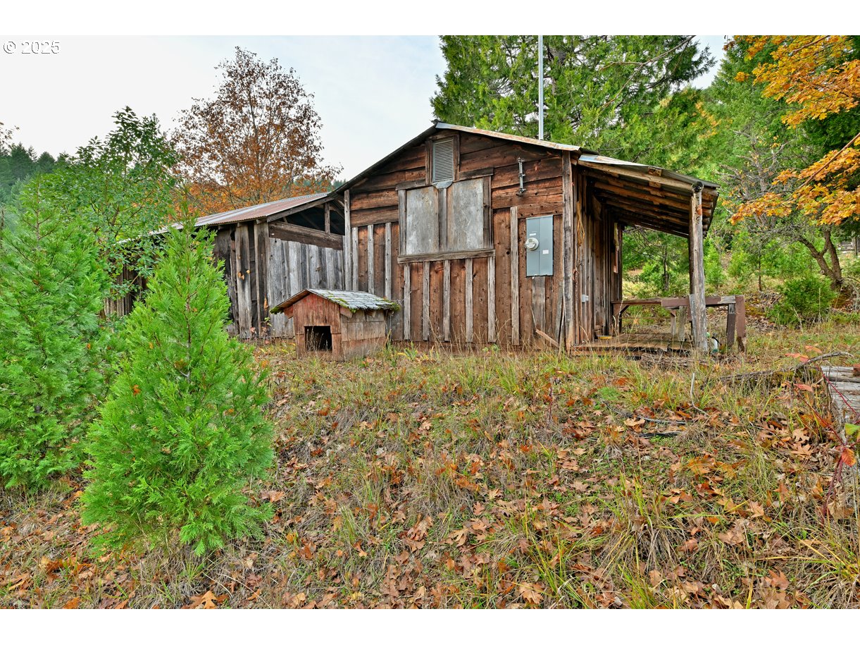 1480 Bridge Ln Property Photo 18