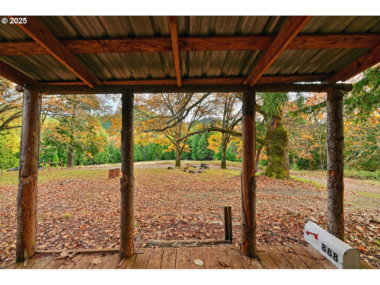 1480 Bridge Ln Property Photo 28