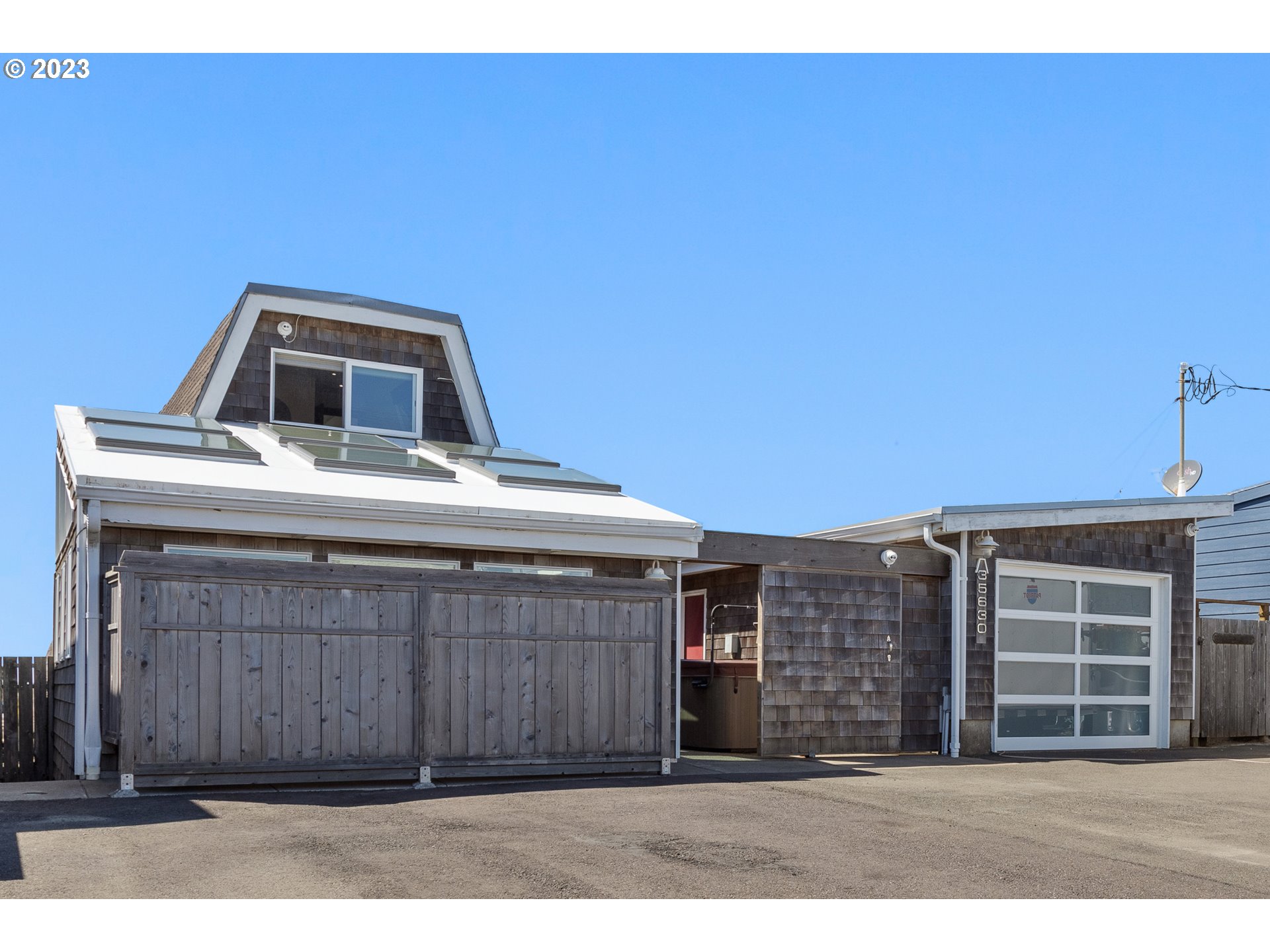 35630 Sunset Dr Property Photo 1