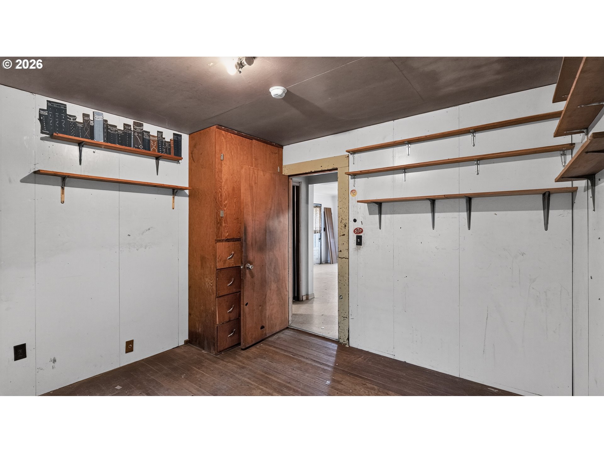 42 E St Property Photo 3
