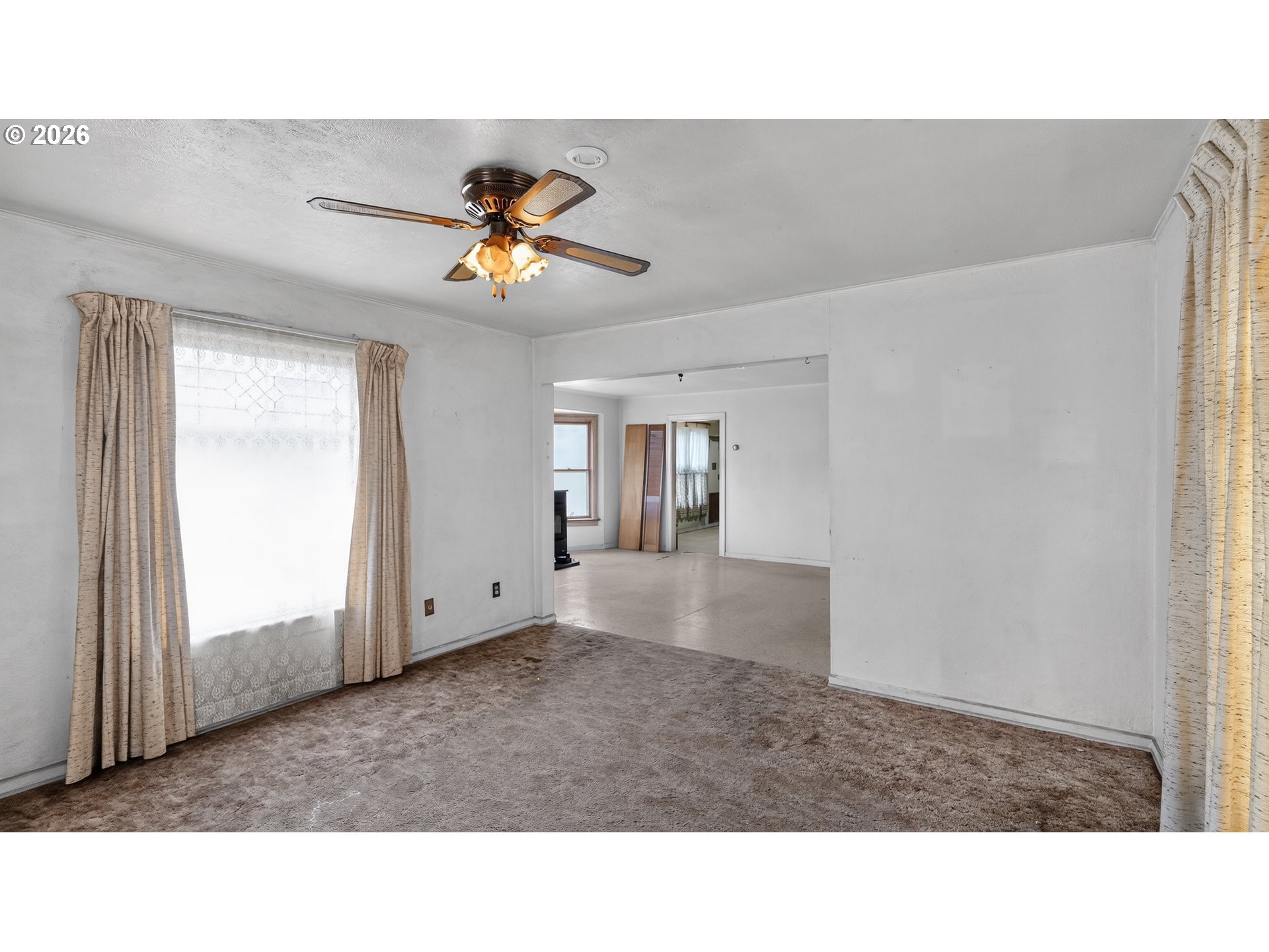 42 E St Property Photo 4