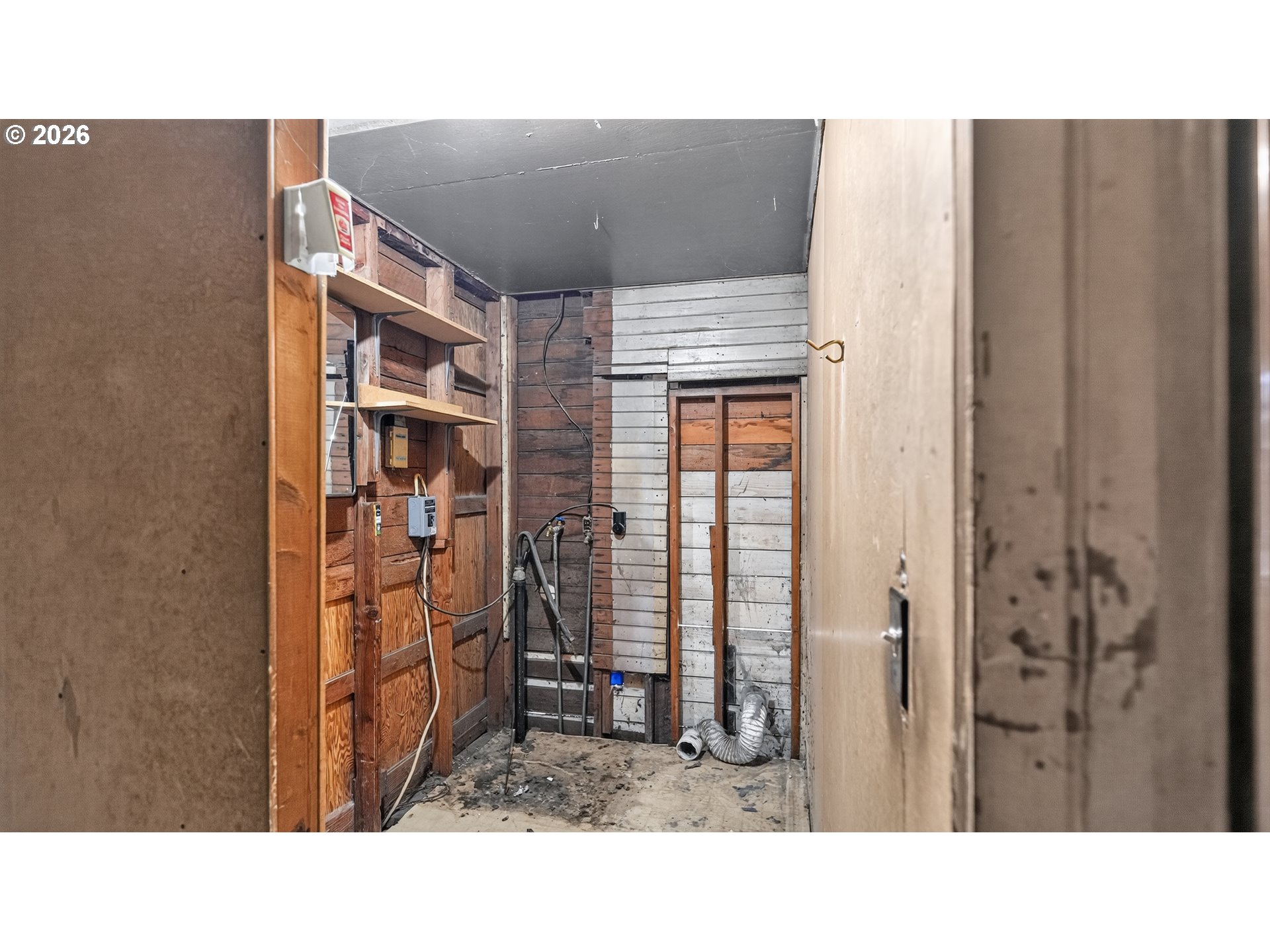 42 E St Property Photo 5