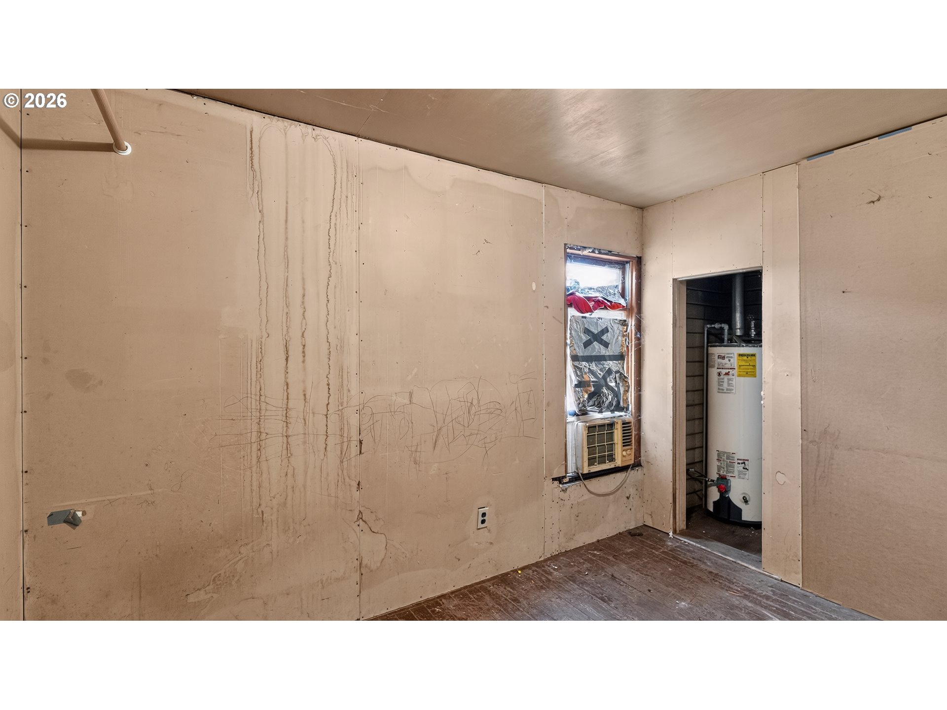 42 E St Property Photo 6
