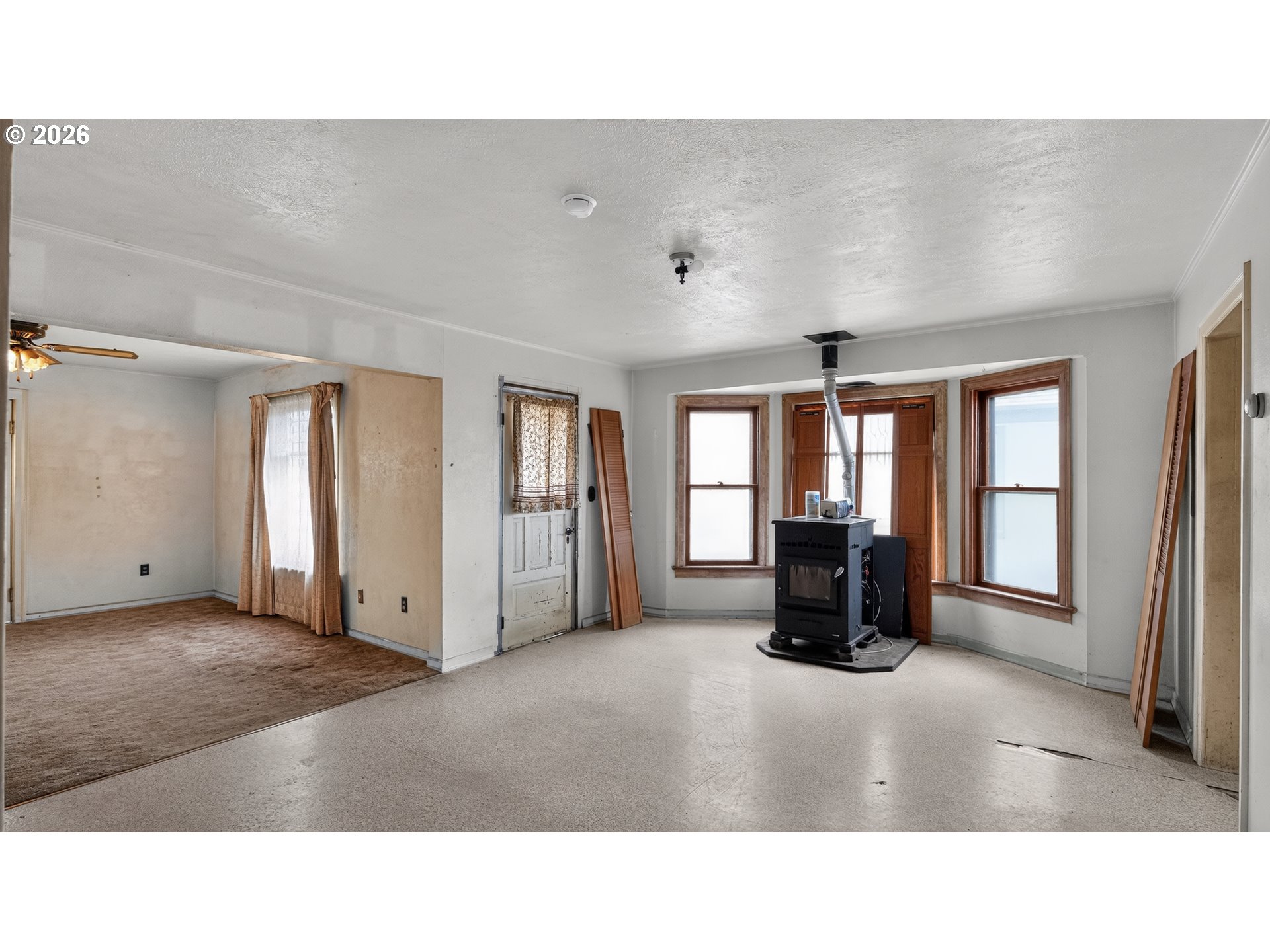 42 E St Property Photo 9